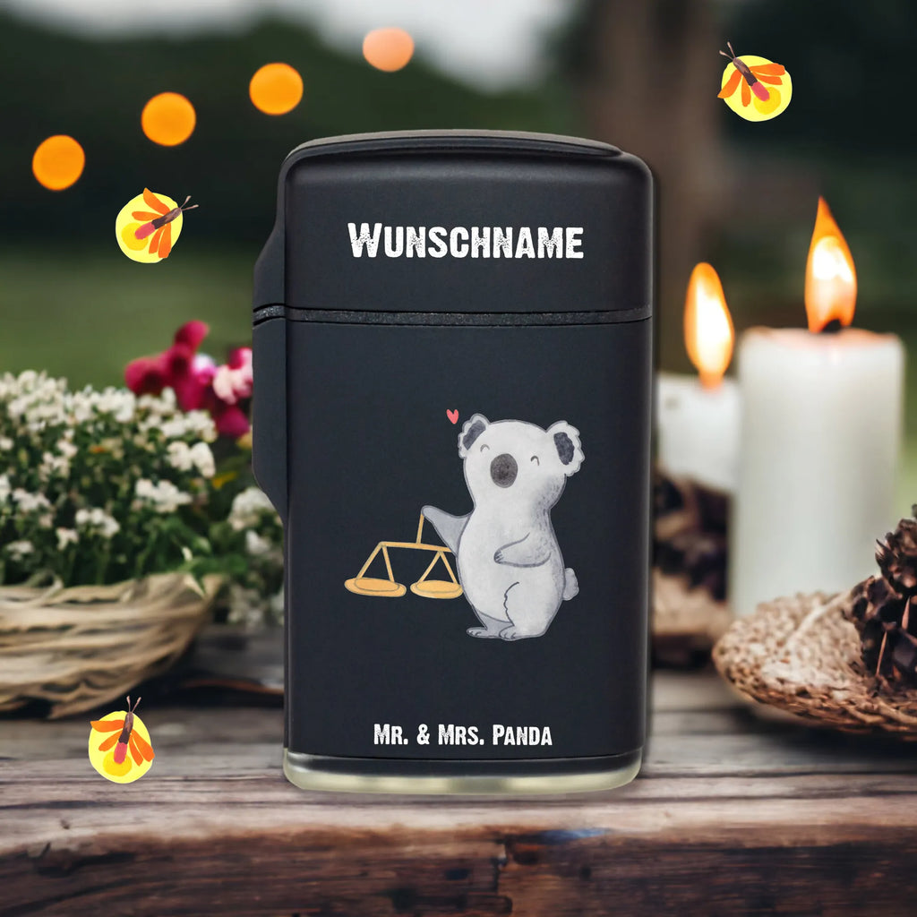 Personalisiertes Feuerzeug Waage Astrologie Hochwertiges Feuerzeug Mit Namen, Feuerzeug Mit Text, Feuerzeug Personalisiert, Feuerzeug Mit Namen Und Symbol, Feuerzeug Mit Persönlicher Gravur, Feuerzeug Mit Gas nachfüllbar, Feuerzeug Geschenk Mit Namen, Feuerzeug Mit Namen, Individuelles Feuerzeug, Feuerzeug Bedrucken Lassen, Feuerzeug Selbst Gestalten, Feuerzeug Mit Gravur, Feuerzeug Mit Initialen, Feuerzeug mit Widmung, Feuerzeug Mit Widmung, Feuerzeug Mit Datum, Personalisiertes Feuerzeug, Feuerzeug Mit Spruch, Feuerzeug Als Geschenk Personalisiert, Feuerzeug Für Frauen Personalisiert, Feuerzeug Für Männer Mit Namen, Graviertes Feuerzeug, Feuerzeug Mit Wunschtext, Feuerzeug Mit Wunschname, Tierkreiszeichen, Sternzeichen, Horoskop, Astrologie, Aszendent, Geschenk, Geburtstagsgeschenk, Geschenk zum Geburtstag, Waage