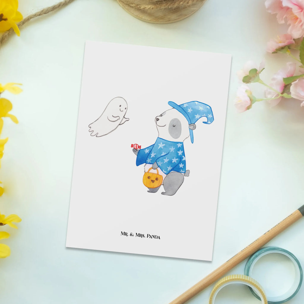 Postkarte Panda Zauberer Postkarte, kunstkarte, Kunstkarten, Motivkarte, bildkarte, Designkarte, spruchkarte, Ansichtskarten, einzelkarte, Grußkarte, Postkarten, Ansichtskarte, Fotokarte, Dekoration, Geschenke, Schenken, Deko, Halloween, Martinssingen, Trick Or Treat, Halloween Deko, Zauberer, Süßes Sonst Gibt's Saures, Panda, Gespenst