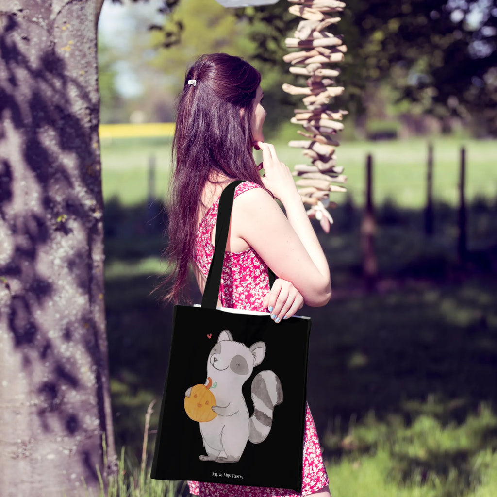 Tragetasche Waschbär Kürbis Einkaufstüte, Einkaufsbeutel, Stoffbeutel, Tragetasche, Baumwoll-Shopper, freizeitbeutel, festivaltasche, schultertasche baumwolle, Unitasche, studententasche, umhängetasche baumwolle, Henkeltasche, festival tasche, umhängebeutel, textilbeutel, Tote Bag, Baumwoll-Tragetasche, Shopper, tragetasche baumwolle, schulterbeutel, einkaufsshopper, Alltagstasche, Baumwolltasche, Freizeittasche, Jutebeutel, Tüte, Einkaufstasche, Tasche, henkeltasche baumwolle, beutel baumwolle, Stofftasche, Jutetasche, Umhängetasche, dokumententasche, Büchertasche, Uni Tasche, tasche baumwolle, stofftasche baumwolle, textiltasche, Beutel, baumwoll shopper, Schultasche, Baumwollbeutel, Laptoptasche, universaltasche, Strandtasche, Schultertasche, campus tasche, Schulbeutel, tragbeutel, Stoff-Tragetasche, totebag, canvas tasche, einkaufstasche baumwolle, Shopping Tasche, stoff shopper, Halloween, Martinssingen, Dekoration, Deko, Schenken, Geschenke, Trick Or Treat, Halloween Deko, Waschbär, Süßes Sonst Gibt's Saures, Kürbis