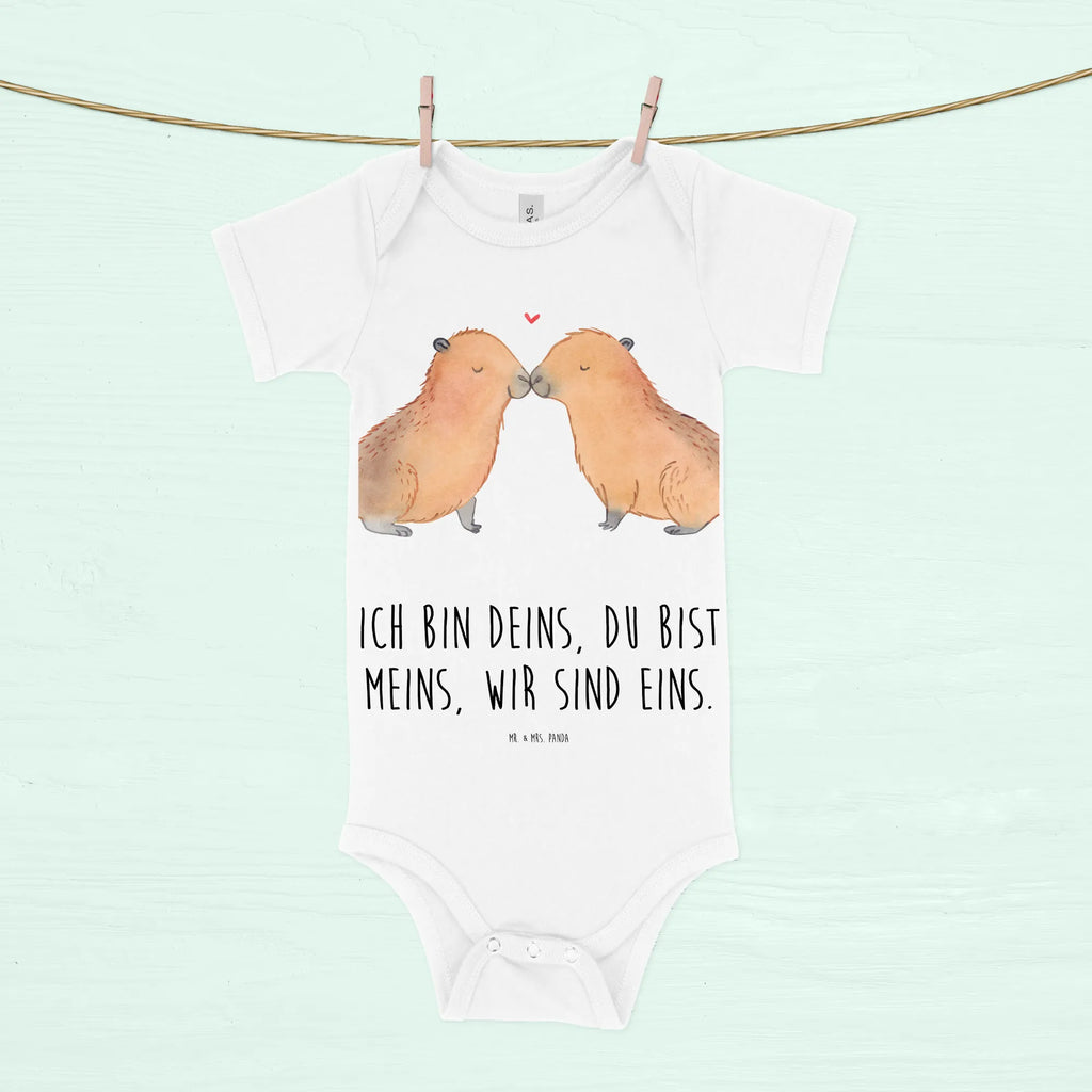 Baby Body Capybara Liebe Kurzarm-Strampler, Baby-Romper, Baby-Strampler, Wickelbody, Strampler, Baby Erstausstattung, Baby-Body, Babykleidung, Babystrampler, Baby-Overall, Baby-Kleidung, Tiermotive, Gute Laune, lustige Sprüche, Tiere, verliebt, Jahrestag, Verschmolzen, Partnertiere, Du bist meins, Liebesbeweis, Valentinstag, Kuschel Capybaras, Capybara, Tierliebe, Herzlich, Handgezeichnet, Liebesspruch, Romantisches Geschenk, Geschenkidee, Beziehung, Liebe, Paar, Ehejubiläum, Ich bin deins