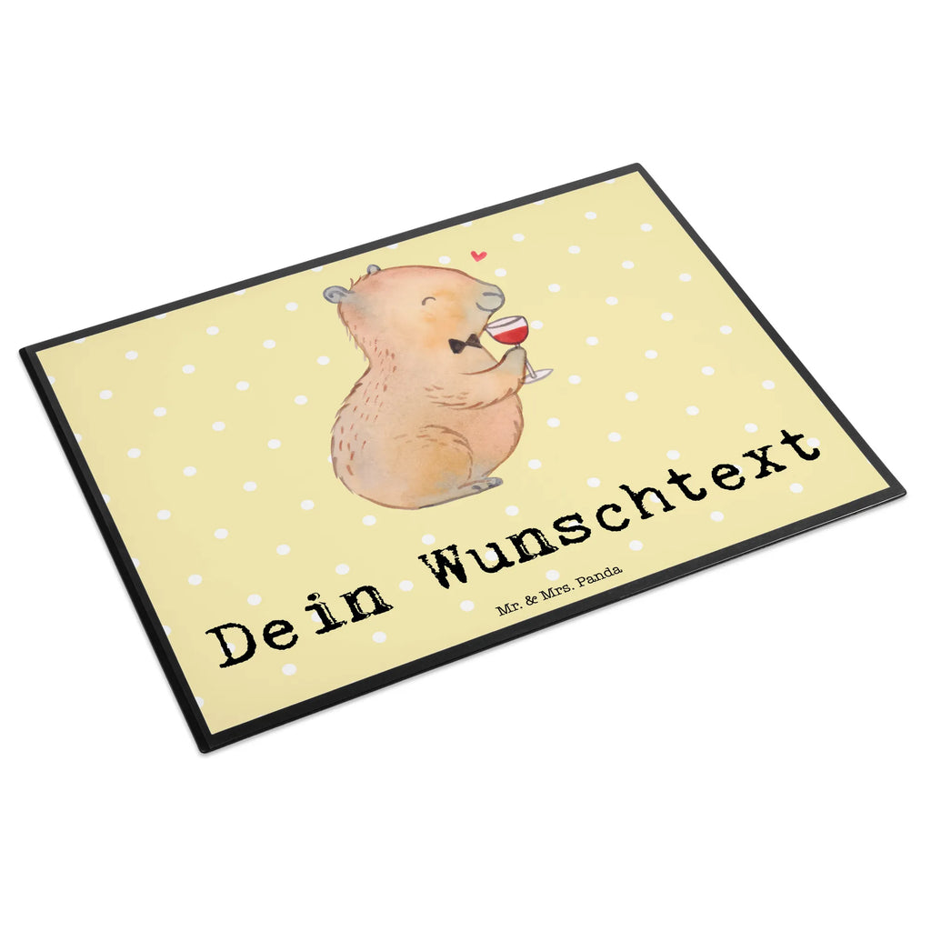 Personalisierte Schreibtischunterlage Capybara Wein Schreibtischauflage mit Namen, Personalisierte Schreibtisch Unterlagen, Selbst gestalten, Namenspersonalisierung, Schreibunterlage mit Namen, Schreibtisch Unterlagen mit Namen, Namensaufdruck, Personalisierte Schreibtischauflage, Personalisierte Schreibunterlage, Tiermotive, Gute Laune, lustige Sprüche, Tiere, Geschenk für Weinkenner, Handgezeichnetes Capybara, Liebe zum Wein Spruch, Heiterer Capybara, Adrette Tiere, Capybara Kunstwerk, Panda Handzeichnung, Capybara Weinflasche, Weintrinkendes Nagetier, Stilvolles Capybara, Wein Spaßbild, Capybara Zeichnung, Weinliebhaber Geschenk