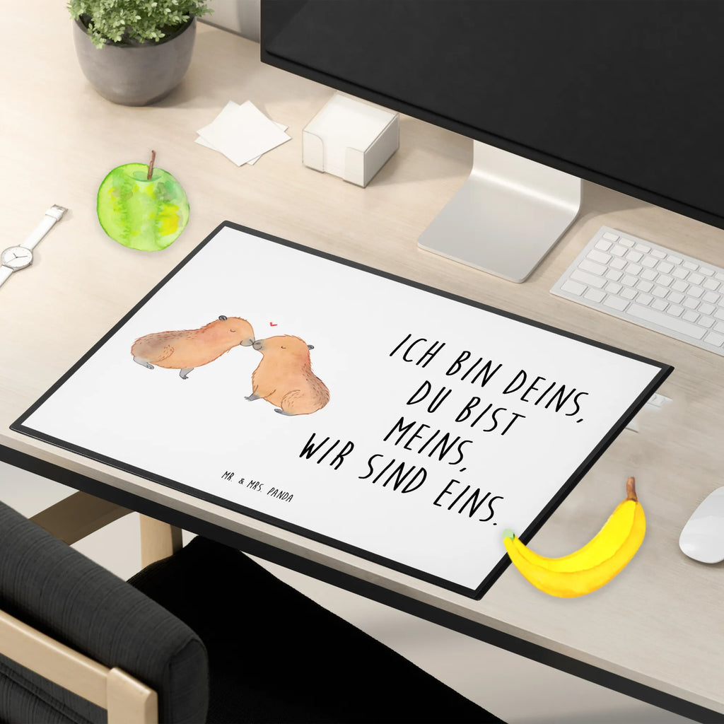 Schreibtischunterlage Capybara Liebe Schreibtischunterlage Groß, Schreibunterlage, Schreibtischauflage, Bürobedarf, Büroartikel, Schreibtisch Unterlagen, Schreibwaren, Tiermotive, Gute Laune, lustige Sprüche, Tiere, Liebesspruch, Liebe, Ehejubiläum, Valentinstag, Ich bin deins, Liebesbeweis, Verschmolzen, Du bist meins, Paar, Jahrestag, Romantisches Geschenk, Kuschel Capybaras, Tierliebe, verliebt, Capybara, Handgezeichnet, Beziehung, Geschenkidee, Herzlich, Partnertiere