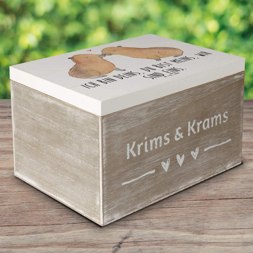 Holzkiste Capybara Liebe Aufbewahrungsbox Holz, holzschatulle, Schatulle, truhe holz, holztruhen, aufbewahrungskisten, box holz, aufbewahrungskiste mit deckel, Aufbewahrungsbox aus Holz, Box aus Holz, Holzkiste mit Deckel, kiste holz, aufbewahrungstruhe, Holzbox mit Deckel, Aufbewahrungsbox, Holz Aufbewahrungsbox, aufbewahrungsboxen, Aufbewahrungskiste, Holzkisten, Holztruhe, Holzboxen, Holzbox, Holzkiste, holzschachtel, holzkästchen, Lustige Sprüche, Tiere, Tiermotive, Gute Laune, Paar, Verschmolzen, Beziehung, Romantisches Geschenk, Handgezeichnet, Liebesbeweis, Valentinstag, Kuschel Capybaras, Tierliebe, Liebe, Capybara, Jahrestag, Du Bist Meins, Liebesspruch, Ehejubiläum, Herzlich, Ich Bin Deins, Geschenkidee, Verliebt, Partnertiere