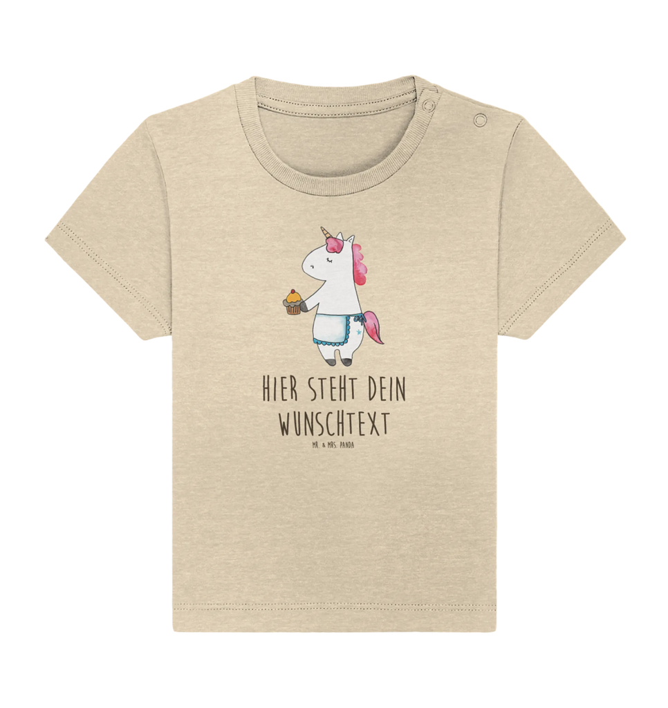 Personalisiertes Baby Shirt Einhorn Muffin Süßes Baby Shirt Mit Wunschnamen, Baby Shirt Junge Mit Namen, Baby Baumwollshirt Mit Wunschnamen, Baby Shirt Unisex Mit Namen, Modernes Baby Shirt Mit Namen, Baby Langarmshirt Mit Wunschnamen, Baby Shirt Mit Aufdruck Und Namen, Baby Jerseyshirt Mit Namen, Baby Hemd Mit Wunschname, Baby Shirt Weiß Mit Namen, Lustiges Baby Shirt Mit Namen, Baby Bio Shirt Mit Namen, Klassisches Baby Shirt Mit Wunschname, Baby Shirt Gestreift Mit Namen, Baby Kurzarmshirt Mit Namen, Baby Pullover Mit Namensgravur, Baby Shirt Geschenk Mit Namen, Baby Shirt Neutral Mit Namensdruck, Baby Shirt Grau Mit Wunschname, Baby Shirt Zur Geburt Mit Wunschname, Baby Shirt Alltag Mit Namensdruck, Baby T-Shirt Mit Wunschnamen, Baby Shirt Mit Motiv Und Wunschname, Personalisierter Baby-Shirt, Baby Shirt Bunt Mit Wunschnamen, Baby Shirt Pastell Mit Namen, Baby Shirt Erstausstattung Mit Namen, Baby Top Mit Namen, Baby Oberteil Mit Namensdruck, Baby Sweatshirt Mit Namen, Baby Shirt Mit Namen, Baby Shirt Mädchen Mit Wunschname, Einhorn, Einhörner, Einhorn Deko, Unicorn, Liebesgrüße, Glückwünsche, Muffin, Grüße, Geburtstagsgrüße, Backen, Geburtstag, Kekse