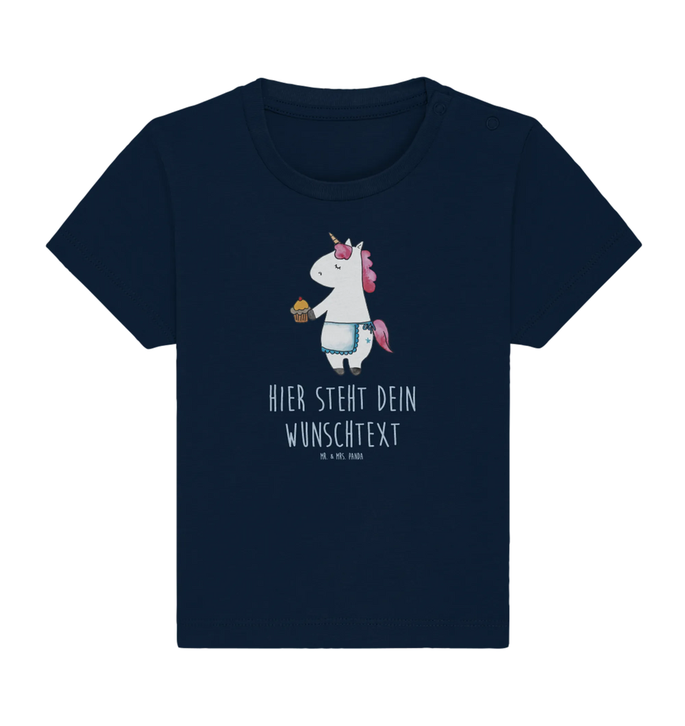 Personalisiertes Baby Shirt Einhorn Muffin Süßes Baby Shirt Mit Wunschnamen, Baby Shirt Junge Mit Namen, Baby Baumwollshirt Mit Wunschnamen, Baby Shirt Unisex Mit Namen, Modernes Baby Shirt Mit Namen, Baby Langarmshirt Mit Wunschnamen, Baby Shirt Mit Aufdruck Und Namen, Baby Jerseyshirt Mit Namen, Baby Hemd Mit Wunschname, Baby Shirt Weiß Mit Namen, Lustiges Baby Shirt Mit Namen, Baby Bio Shirt Mit Namen, Klassisches Baby Shirt Mit Wunschname, Baby Shirt Gestreift Mit Namen, Baby Kurzarmshirt Mit Namen, Baby Pullover Mit Namensgravur, Baby Shirt Geschenk Mit Namen, Baby Shirt Neutral Mit Namensdruck, Baby Shirt Grau Mit Wunschname, Baby Shirt Zur Geburt Mit Wunschname, Baby Shirt Alltag Mit Namensdruck, Baby T-Shirt Mit Wunschnamen, Baby Shirt Mit Motiv Und Wunschname, Personalisierter Baby-Shirt, Baby Shirt Bunt Mit Wunschnamen, Baby Shirt Pastell Mit Namen, Baby Shirt Erstausstattung Mit Namen, Baby Top Mit Namen, Baby Oberteil Mit Namensdruck, Baby Sweatshirt Mit Namen, Baby Shirt Mit Namen, Baby Shirt Mädchen Mit Wunschname, Einhorn, Einhörner, Einhorn Deko, Unicorn, Liebesgrüße, Glückwünsche, Muffin, Grüße, Geburtstagsgrüße, Backen, Geburtstag, Kekse