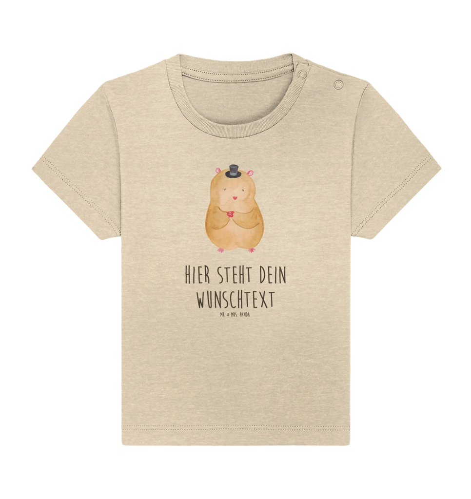 Spersonalizowana koszulka dla niemowląt Chomik kapelusz Modernes Baby Shirt Mit Namen, Baby Shirt Mit Motiv Und Wunschname, Baby Shirt Mädchen Mit Wunschname, Süßes Baby Shirt Mit Wunschnamen, Baby Shirt Bunt Mit Wunschnamen, Baby Shirt Geschenk Mit Namen, Baby Shirt Unisex Mit Namen, Baby Shirt Gestreift Mit Namen, Baby Shirt Neutral Mit Namensdruck, Baby Shirt Mit Namen, Baby Jerseyshirt Mit Namen, Baby Langarmshirt Mit Wunschnamen, Baby Shirt Alltag Mit Namensdruck, Baby Top Mit Namen, Baby Kurzarmshirt Mit Namen, Baby Oberteil Mit Namensdruck, Baby Shirt Zur Geburt Mit Wunschname, Baby Shirt Junge Mit Namen, Baby Shirt Grau Mit Wunschname, Baby Shirt Weiß Mit Namen, Baby Shirt Pastell Mit Namen, Baby Shirt Mit Aufdruck Und Namen, Baby Bio Shirt Mit Namen, Baby Baumwollshirt Mit Wunschnamen, Baby T-Shirt Mit Wunschnamen, Lustiges Baby Shirt Mit Namen, Baby Shirt Erstausstattung Mit Namen, Baby Pullover Mit Namensgravur, Personalisierter Baby-Shirt, Baby Sweatshirt Mit Namen, Klassisches Baby Shirt Mit Wunschname, Baby Hemd Mit Wunschname, Tiere, Lustige Sprüche, Gute Laune, Tiermotive, Hamster, Zylinder, Magier, Zauberer, Hut, Zwerghamster