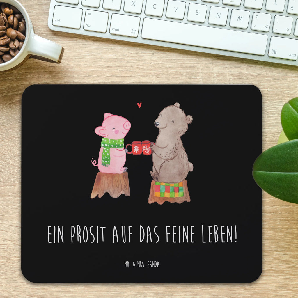 Mouse mat Glowing Pig Bash Designer Mauspad, Mauspad Büro, Arbeitszimmer, Büroausstattung, PC Zubehör, Computer zubehör, Mausunterlage, Einzigartiges Mauspad, Mauspad, Mousepad, Winter, Weihnachten, Weihnachtsdeko, Nikolaus, Advent, Heiligabend, Wintermotiv, Bär, Alles Gute, Schwein, Weihnachtszeit, Prost