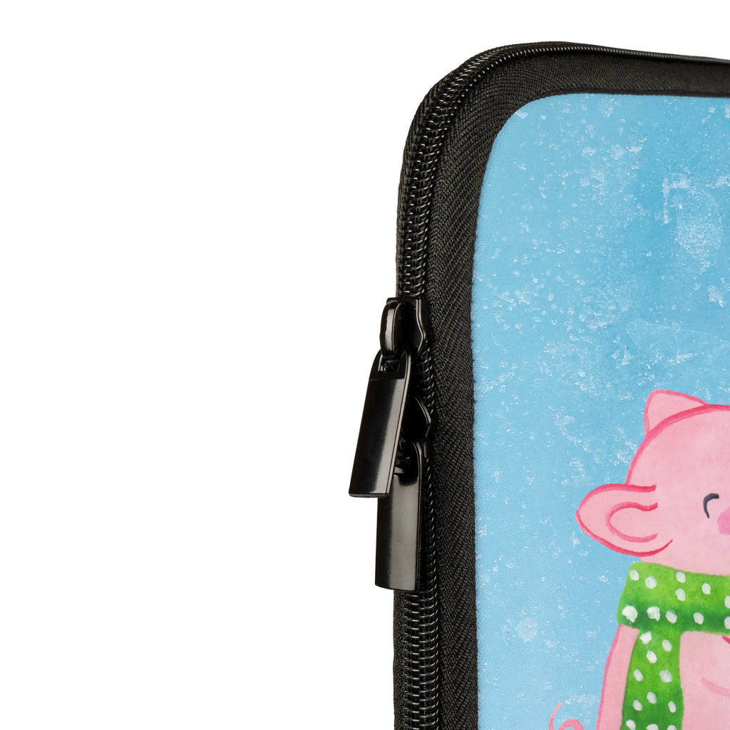 Notebook Tasche Glühschwein Sause Laptop-Aktentasche, Notebook-Tasche Ergonomisch, Notebook-Tasche Gepolstert, Laptop-Rucksack, Notebook-Tasche Mit Tragegriff, Notebook-Tasche Aus Canvas, Laptop-Umhängetasche, Notebook-Tasche Aus Nylon, Notebook-Tasche Mit Reißverschluss, Notebook-Tasche Aus Neopren, Notebook-Tasche Vintage, Notebook-Querträger, Notebook-Tasche Für 15 Zoll, Notebook-Tasche Für 13 Zoll, Notebook-Tasche Casual, Laptop-Hülle, Notebook-Tasche Minimalistisch, Notebook-Tasche Mit Zubehörfach, Notebook-Umhängetasche, Notebook-Tasche Modern, Notebook-Tasche Studenten, Notebook-Tasche Leicht, Notebook-Sleeve, Notebook-Tasche Robust, Notebook-Tasche Für Herren, Notebook-Case, Notebook-Tasche Rucksackstil, Notebook-Tasche Reisegeeignet, Notebook-Tasche Klassisch, Notebook-Tasche Wasserfest, Notebook-Tasche Business, Laptoptasche, Notebook-Tasche Für 17 Zoll, Notebook-Tasche Aus Leder, Laptop-Messenger-Bag, Notebook-Rucksack, Laptop-Sleeve, Notebook-Tasche Für Damen, Notebook-Aktentasche, Laptophülle, Notebookhülle, ChatGPT:<br />Notebooktasche, Notebook-Tasche Mit Schultergurt, Notebook-Tasche Slim, Notebook-Tasche Mit Organizer, Laptop-Case, Notebook-Tasche Büro, Winter, Weihnachten, Weihnachtsdeko, Nikolaus, Advent, Heiligabend, Wintermotiv, Schwein, Weihnachtszeit, Alles Gute, Prost, Bär