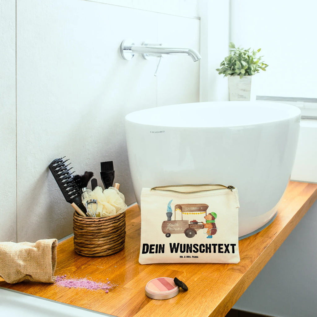 Personalisierte Schminktasche Igel Maronen Schminktasche Reise Mit Namen, Stifteaufbewahrung Personalisiert, Schminktasche Groß Mit Wunschtext, Schminktasche Für Unterwegs Mit Wunschtext, Schminktasche Für Teenager Mit Namen, Schminktasche Für Mädchen Mit Wunschtext, Kosmetiktasche Organizer Mit Wunschtext, Schminktasche Für Unterwegs Mit Personalisierung, Schminktäschchen Mit Initialen, Schminktasche Mit Fächern Personalisiert, Aufbewahrung Für Schminke Mit Namen, Reise-Kosmetiktasche Mit Name, Personalisierte Schminktasche, Stiftetasche mit Wunschtext, Schminkbeutel Mit Gravur, Schminktasche Mit Reißverschluss Und Namen, Kosmetiktasche Zum Mitnehmen Mit Namen, Schminktasche Zum Aufhängen Mit Name, Kosmetiktasche Personalisiert, Schminktasche Leder Mit Gravur, Schminktasche Klein Personalisiert, Schminktasche Blumen Mit Initialen, Kosmetiktasche Für Handtasche Personalisiert, Schminktasche Tiermotiv Mit Namen, Kosmetiktasche Damen Mit Namen, Make-Up Tasche Mit Name, Schminktasche Geschenk Personalisiert, Kulturbeutel Damen Personalisiert, Schminktasche Nachhaltig Mit Wunschtext, Schminktasche Mit Namen, Schminktasche Stoff Mit Namen, Schminktasche Mit Muster Und Namen, Schminktasche Mit Wunschtext, Winter, Weihnachten, Weihnachtsdeko, Nikolaus, Advent, Heiligabend, Wintermotiv, Duft, Kastanien, Weihnachtsmarkt, Maronen