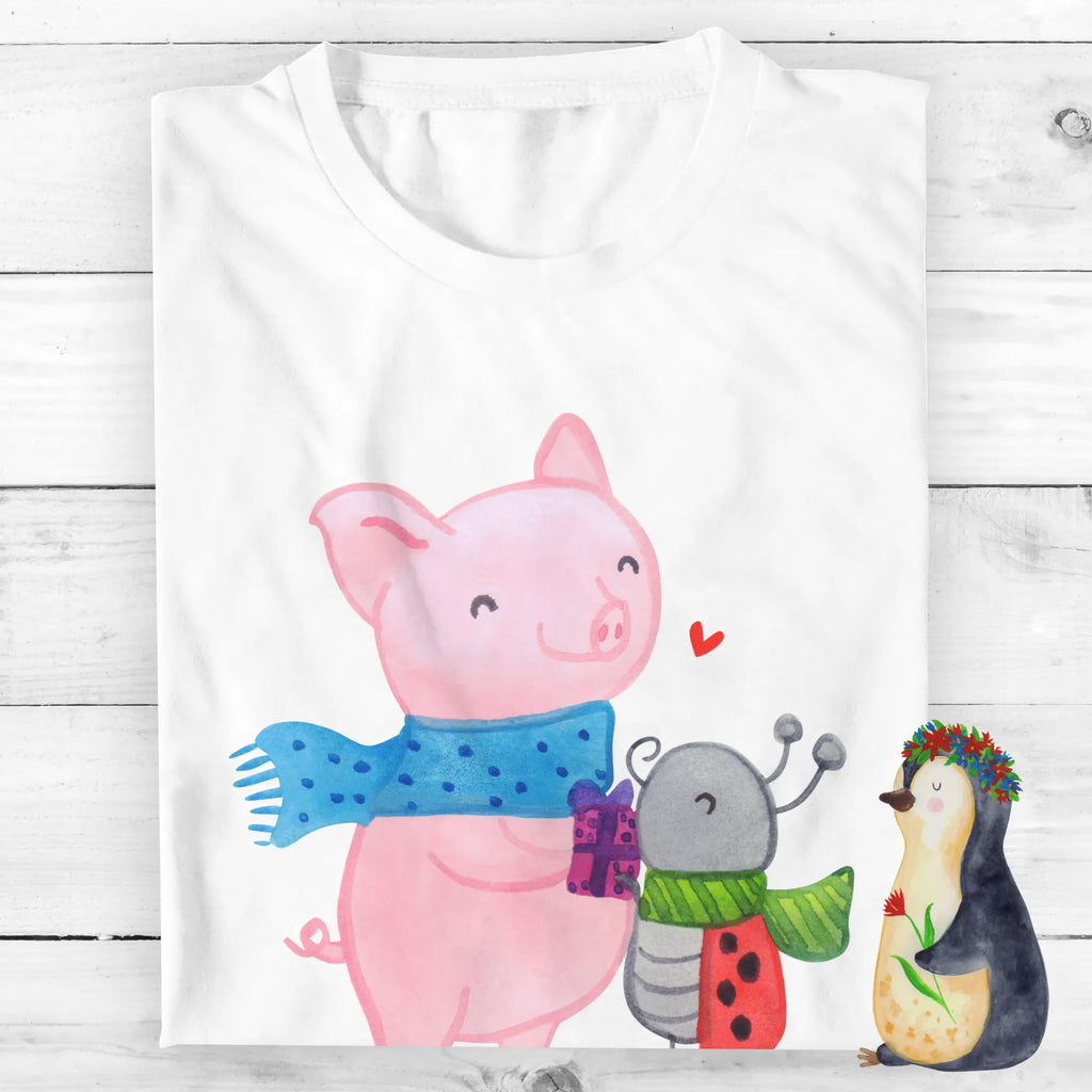 Personalised T-Shirt Glow Pig Snuggle T-Shirt mit Aufruck, T-Shirt mit Namen, T-Shirt Personalisiert, Nikolaus, Weihnachtsdeko, Weihnachten, Winter, Wintermotiv, Heiligabend, Advent, Marienkäfer in Winterkleidung, Glühwein Ist Köstlich Spruch, Handgezeichnetes Glühschwein, Süßer Marienkäfer Gibt Geschenk, Winterlicher Glühwein Spruch, Glühwein Liebhaber Geschenk, Kreatives Glühschwein Design, Herzliches Marienkäfer Motiv, Romantische Geschenkidee Glühwein, Smörle Der Stolze Marienkäfer