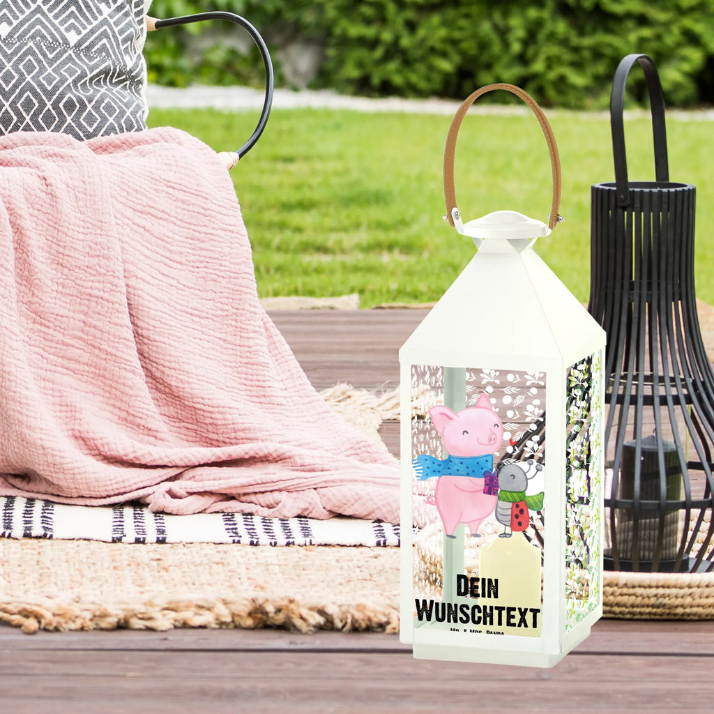Personalized Decor Lantern Glow Pig Snuggle Wetterfeste Laterne Mit Wunschname, Laterne Mit Blumenmotiv Und Wunschname, Weiße Laterne Mit Wunschname, Windlicht, Shabby-Chic-Laterne Mit Wunschname, Pastellfarbene Laterne Mit Namensdruck, Lichterlaterne Mit Wunschname, Romantische Laterne Mit Wunschname, Laterne Mit Griff Und Wunschname, Innenraum-Laterne Mit Namen, Metall Laterne, Holzlaterne Mit Namensdruck, Klassische Laterne Mit Namensgravur, Laterne Mit Sternenmuster Und Namen, Metalllaterne Mit Namen, LED-Laterne Mit Namensgravur, Landhausstil-Laterne Mit Namen, Minimalistische Laterne Mit Namen, Leuchten, Orientalische Laterne Mit Namensdruck, Glaslaterne Mit Wunschname, Personalisierte Deko Laterne, Kerzenlaterne Mit Namensdruck, Hängelaterne Mit Namensgravur, Gartenlaterne Personalisiert, Stellbare Laterne Mit Namen, Motivlaterne Mit Namensgravur, Laternen-Set Personalisiert, Vintage-Laterne Personalisiert, Kleine Laterne Mit Namensdruck, Beleuchtete Laterne Mit Namen, XXL-Laterne Mit Wunschname, Hängeleuchte, Tischlaterne Mit Wunschname, Deko Laterne, Laternenwindlicht Mit Namen, Maritim-Laterne Mit Wunschname, Lichterkettenlaterne Mit Namen, Windlichtlaterne Mit Namensgravur, Teelichthalter Laterne Mit Wunschname, Laterne Deko Mit Namen, Rustikale Laterne Mit Namensgravur, Outdoor-Laterne Mit Wunschname, Deko Laterne Mit Namen, Moderne Laterne Mit Namen, Hängelaterne Deko Mit Namen, Skandinavische Laterne Mit Namen, Spiegelglas-Laterne Mit Namensdruck, Terrasse-Laterne Mit Wunschnamen, Dekolaterne Mit Wunschname, Weihnachten, Winter, Weihnachtsdeko, Nikolaus, Advent, Heiligabend, Wintermotiv, Romantische Geschenkidee Glühwein, Glühwein Liebhaber Geschenk, Glühwein Ist Köstlich Spruch, Handgezeichnetes Glühschwein, Kreatives Glühschwein Design, Marienkäfer in Winterkleidung, Smörle Der Stolze Marienkäfer, Süßer Marienkäfer Gibt Geschenk, Herzliches Marienkäfer Motiv, Winterlicher Glühwein Spruch