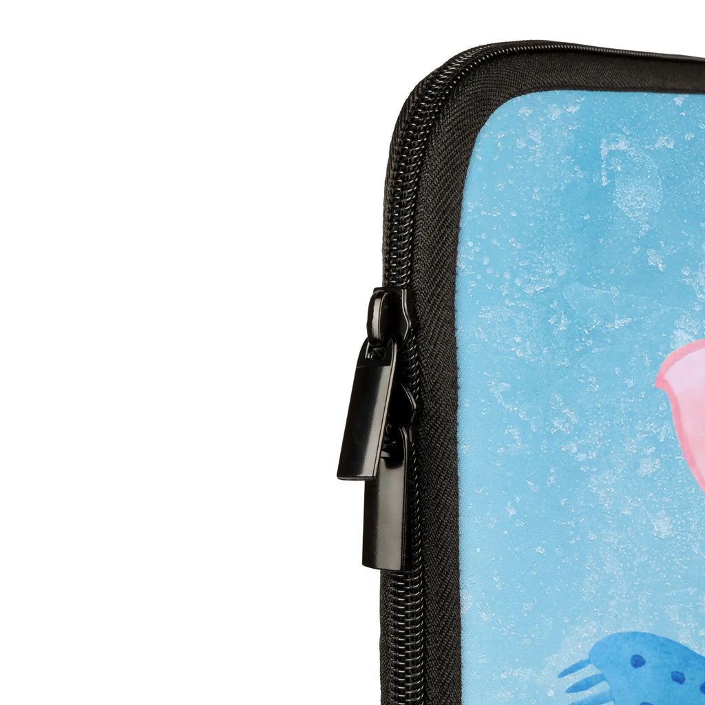 Notebook Tasche Glühschwein Smörle Notebook-Tasche Für 13 Zoll, Notebook-Tasche Studenten, Notebook-Tasche Für Herren, Notebook-Tasche Reisegeeignet, Notebook-Tasche Mit Organizer, Laptoptasche, Notebook-Tasche Mit Zubehörfach, Notebook-Tasche Modern, Laptop-Hülle, Notebook-Rucksack, Notebook-Tasche Aus Neopren, Notebook-Umhängetasche, Notebook-Tasche Robust, Laptop-Aktentasche, Notebook-Tasche Mit Schultergurt, Notebook-Tasche Mit Tragegriff, Notebook-Tasche Gepolstert, Notebook-Tasche Für 15 Zoll, Notebook-Tasche Business, Notebook-Tasche Aus Leder, Laptop-Umhängetasche, Notebook-Tasche Mit Reißverschluss, Laptophülle, Notebook-Tasche Rucksackstil, Notebook-Case, Notebook-Tasche Für 17 Zoll, Notebook-Tasche Casual, Laptop-Case, Notebook-Tasche Leicht, ChatGPT:<br />Notebooktasche, Notebook-Tasche Klassisch, Notebook-Tasche Wasserfest, Notebook-Tasche Aus Canvas, Notebook-Tasche Für Damen, Notebook-Aktentasche, Notebook-Sleeve, Notebook-Tasche Büro, Notebook-Tasche Ergonomisch, Laptop-Sleeve, Notebook-Tasche Minimalistisch, Notebook-Tasche Vintage, Notebook-Tasche Slim, Notebook-Querträger, Laptop-Messenger-Bag, Notebookhülle, Laptop-Rucksack, Notebook-Tasche Aus Nylon, Winter, Weihnachten, Weihnachtsdeko, Nikolaus, Advent, Heiligabend, Wintermotiv, Marienkäfer in Winterkleidung, Smörle der stolze Marienkäfer, Glühwein ist köstlich Spruch, Romantische Geschenkidee Glühwein, Glühwein Liebhaber Geschenk, Kreatives Glühschwein Design, Süßer Marienkäfer gibt Geschenk, Handgezeichnetes Glühschwein, Winterlicher Glühwein Spruch, Herzliches Marienkäfer Motiv