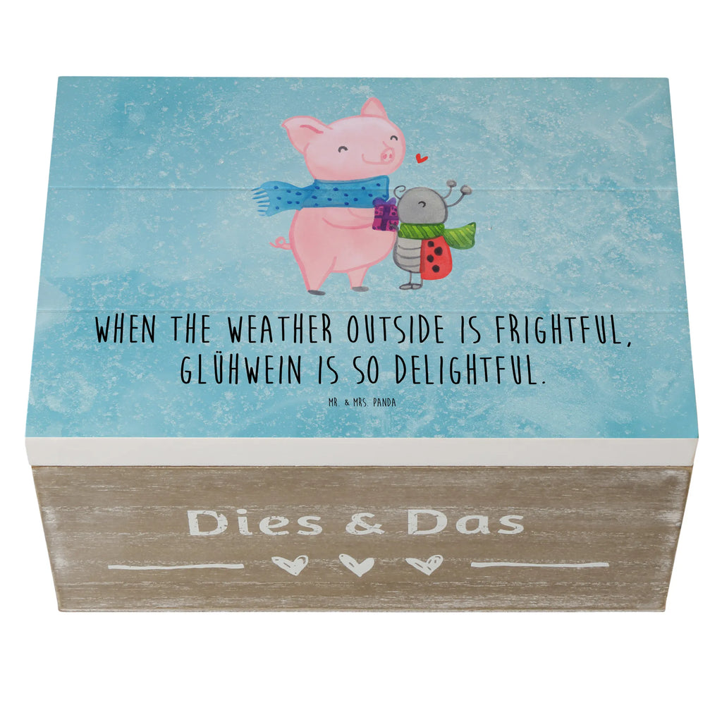 Holzkiste Glühschwein Smörle holzkästchen, Aufbewahrungsbox Holz, Holz Aufbewahrungsbox, Aufbewahrungsbox aus Holz, Holzboxen, holztruhen, Holzkisten, Holzbox, aufbewahrungskisten, Aufbewahrungskiste, kiste holz, Holztruhe, Holzkiste, aufbewahrungstruhe, aufbewahrungskiste mit deckel, holzschachtel, Box aus Holz, truhe holz, holzschatulle, Holzkiste mit Deckel, Schatulle, Aufbewahrungsbox, box holz, aufbewahrungsboxen, Holzbox mit Deckel, Weihnachtsdeko, Wintermotiv, Nikolaus, Heiligabend, Advent, Weihnachten, Winter, Winterlicher Glühwein Spruch, Romantische Geschenkidee Glühwein, Handgezeichnetes Glühschwein, Herzliches Marienkäfer Motiv, Marienkäfer in Winterkleidung, Kreatives Glühschwein Design, Smörle Der Stolze Marienkäfer, Süßer Marienkäfer Gibt Geschenk, Glühwein Liebhaber Geschenk, Glühwein Ist Köstlich Spruch