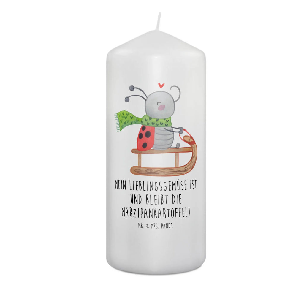 Kerze Smörle Rodeln Kerze, Taufkerze, Kommunionskerze, Geburtstagskerze, Geschenk Kerze, Taufgeschenk Kerze, Kerze mit Druck, Besondere Kerze, Geschenkidee Kerze, Kerze für Kommunion, Geburtstag Kerze, Kommunion Kerze, Winter, Weihnachten, Weihnachtsdeko, Nikolaus, Advent, Heiligabend, Wintermotiv, Schlittenfahren, Smörle, Marzipan