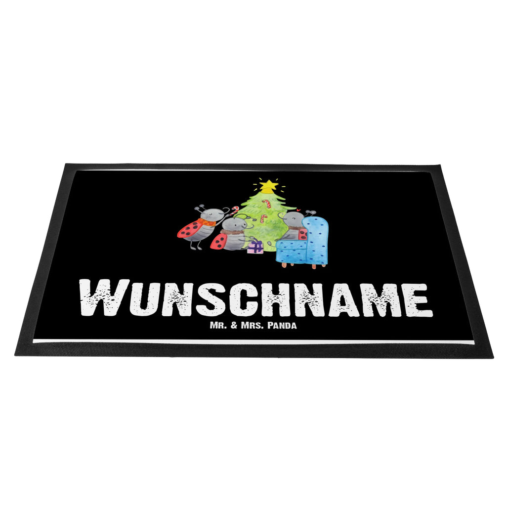 Personalisierte Fußmatte Weihnachten Smörle Personalisierte Fußmatte, Türvorleger personalisiert, Türvorleger mit Namen, Fußmatte bedrucken, Haustürmatte personalisiert, Personalisieruung, Personalisiert, Namensfussmatte, Fußmatte mit Namen, Bedrucken, Wunschnamen, Winter, Weihnachten, Weihnachtsdeko, Nikolaus, Advent, Heiligabend, Wintermotiv, Geschenk, Weihnachtsbaum, Pfefferminzstange, Tannennadeln