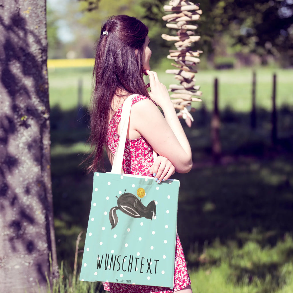 Personalisierte Einkaufstasche Stinktier Ball Jutetasche Mit Wunschtext, Vintage Tragetasche Mit Wunschtext, Tragetasche Für Büro Mit Namen, Tragetasche Bedruckt Mit Wunschtext, Tragetasche Selbst Gestalten, Tragetasche Für Einkäufe Personalisiert, Stofftasche Mit Wunschtext, Nachhaltige Tragetasche Personalisiert, Tragetasche Für Kinder Mit Wunschtext, Tragetasche Für Alltag Mit Text, Einkaufstasche Personalisiert, Leinentasche Mit Gravur, Design Tragetasche Personalisiert, Faltbare Tragetasche Mit Wunschtext, Tragetasche Mit Namen, Tragetasche Mit Wunschtext, Bunte Tragetasche Mit Namen, Tragetasche Mit Personalisierung, Große Tragetasche Mit Namen, Tragetasche Modern Mit Gravur, Tragetasche Für Schule Mit Wunschtext, Tragetasche Mit Text, Tragetasche Mit Initialen, Tragetasche Für Herren Personalisiert, Tragetasche Personalisiert, Lustige Tragetasche Mit Text, Tragetasche Für Damen Mit Namen, Tragetasche Mit Motiv Und Wunschtext, Tragetasche Als Geschenk Mit Wunschtext, Baumwolltasche Mit Namen, Personalisierte Tragetasche, Umweltfreundliche Tragetasche Mit Namen, Kleine Tragetasche Mit Text, Wiederverwendbare Tragetasche Mit Wunschtext, Stinktier, Skunk, Raubtier, Verspielt, Weisheit, Stinker, Wildtier, Stinki