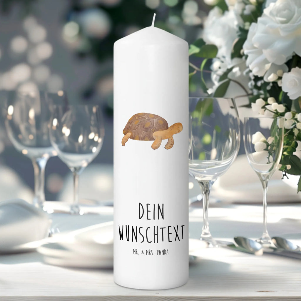 Personalisierte Kerze Schildkröte Marschieren Gartenkerze Mit Namen, Tafelkerze Mit Wunschname, Kerze Für Hochzeit Mit Namensgravur, Duftkerze Mit Namen, Kerze Mit Spruch Und Namen, Streukerze Mit Namensdruck, Tischkerze Mit Namensdruck, Teelicht Mit Namensdruck, Handgegossene Kerze Mit Namen, Stumpenkerze Mit Namensgravur, Sojawachskerze Mit Namensdruck, Blockkerze Mit Namensdruck, Bienenwachskerze Mit Wunschname, Fair-Trade-Kerze Mit Namensgravur, Firmungskerze Mit Wunschname, Taufekerze Mit Namensgravur, Metall-Kerze Mit Namensgravur, Personalisierte Kerze, Schwimmkerze Mit Namen, Outdoor-Kerze Mit Namensgravur, Votivkerze Mit Wunschname, Bio-Kerze Mit Wunschname, Kerze Für Geburtstag Mit Wunschname, Handgemachte Kerze Mit Wunschname, Weihnachtskerze Mit Namensgravur, Kerze Mit Namen, Kerzen-Set Mit Namensgravur, Osterkerze Mit Namen, Gedenkkerze Mit Namen, Holz-Kerze Mit Namen, Andachtskerze Mit Namensgravur, Adventskerze Mit Wunschname, Grabkerze Mit Namensgravur, Stearinkerze Mit Gravur, Glas-Kerze Mit Wunschname, Kerze Mit Prägung Und Wunschname, Stabkerze Mit Gravur, Laternenkerze Mit Namensdruck, LED-Kerze Mit Wunschname, Trauerkerze Mit Namen, Kommunionkerze Mit Namen, Gastgeschenk Kerze Mit Namen, Meerestiere, Meer, Urlaub, Schildkröte, Abenteuer, Reiselust, Neustart, Inspiration, get lost, Schildkröten, Lieblingsmensch, Motivation