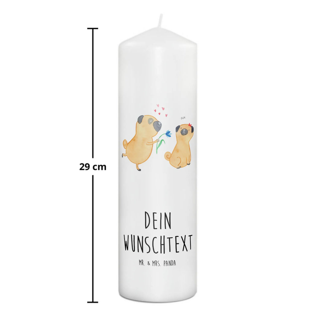 Personalisierte Kerze Mops verliebt Kerze Für Hochzeit Mit Namensgravur, Outdoor-Kerze Mit Namensgravur, Adventskerze Mit Wunschname, Kerze Mit Prägung Und Wunschname, Teelicht Mit Namensdruck, Duftkerze Mit Namen, Kerze Für Geburtstag Mit Wunschname, Tischkerze Mit Namensdruck, Grabkerze Mit Namensgravur, Bio-Kerze Mit Wunschname, Osterkerze Mit Namen, Gartenkerze Mit Namen, Laternenkerze Mit Namensdruck, Schwimmkerze Mit Namen, Votivkerze Mit Wunschname, Kerze Mit Spruch Und Namen, Gedenkkerze Mit Namen, Fair-Trade-Kerze Mit Namensgravur, Stumpenkerze Mit Namensgravur, Glas-Kerze Mit Wunschname, Handgegossene Kerze Mit Namen, Kerzen-Set Mit Namensgravur, Kerze Mit Namen, Handgemachte Kerze Mit Wunschname, Streukerze Mit Namensdruck, LED-Kerze Mit Wunschname, Andachtskerze Mit Namensgravur, Personalisierte Kerze, Bienenwachskerze Mit Wunschname, Sojawachskerze Mit Namensdruck, Weihnachtskerze Mit Namensgravur, Stearinkerze Mit Gravur, Trauerkerze Mit Namen, Taufekerze Mit Namensgravur, Tafelkerze Mit Wunschname, Metall-Kerze Mit Namensgravur, Gastgeschenk Kerze Mit Namen, Firmungskerze Mit Wunschname, Holz-Kerze Mit Namen, Kommunionkerze Mit Namen, Stabkerze Mit Gravur, Blockkerze Mit Namensdruck, Sprüche, Hund, Hunderasse, Hundebesitzer, Hundemotiv, Haustier, Tierliebhaber, Partner, Hundeliebe, Verliebt, Mops, Möpse, Liebesspruch. Verlobt, Geschenk Freund, Liebe