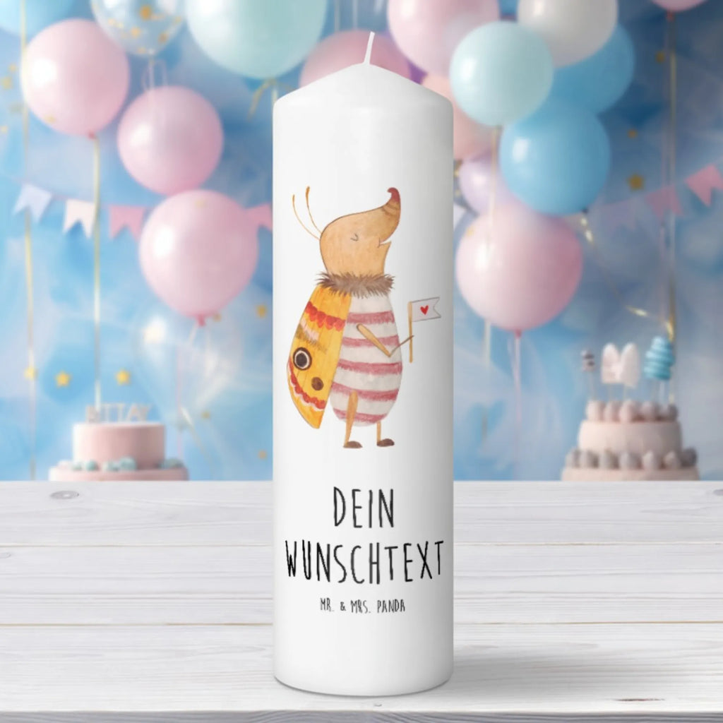 Personalisierte Kerze Nachtfalter mit Fähnchen Kerze, Taufkerze, Kommunionskerze, Geburtstagskerze, Geschenk Kerze, Taufgeschenk Kerze, Kerze mit Druck, Besondere Kerze, Geschenkidee Kerze, Kerze für Kommunion, kerze personalisiert, personalisierte kerze, personalisierte kerzen, Tiermotive, Gute Laune, lustige Sprüche, Tiere, Nachtfalter, Käfer, Spruch lustig, Spruch witzig, süß, niedlich, Küche Deko, Was kostet die Welt