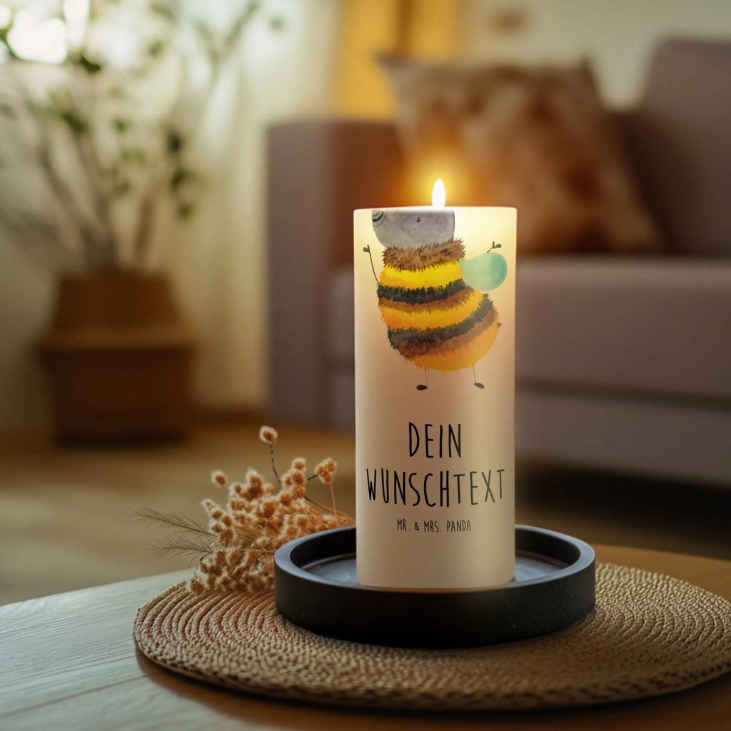 Personalised candle bumblebee fluffy Handgegossene Kerze Mit Namen, Tischkerze Mit Namensdruck, Weihnachtskerze Mit Namensgravur, LED-Kerze Mit Wunschname, Holz-Kerze Mit Namen, Stumpenkerze Mit Namensgravur, Trauerkerze Mit Namen, Kerze Mit Prägung Und Wunschname, Fair-Trade-Kerze Mit Namensgravur, Stabkerze Mit Gravur, Kommunionkerze Mit Namen, Gastgeschenk Kerze Mit Namen, Stearinkerze Mit Gravur, Bienenwachskerze Mit Wunschname, Duftkerze Mit Namen, Osterkerze Mit Namen, Kerze Für Geburtstag Mit Wunschname, Kerzen-Set Mit Namensgravur, Handgemachte Kerze Mit Wunschname, Kerze Mit Spruch Und Namen, Gartenkerze Mit Namen, Kerze Für Hochzeit Mit Namensgravur, Kerze Mit Namen, Glas-Kerze Mit Wunschname, Laternenkerze Mit Namensdruck, Teelicht Mit Namensdruck, Andachtskerze Mit Namensgravur, Grabkerze Mit Namensgravur, Gedenkkerze Mit Namen, Outdoor-Kerze Mit Namensgravur, Streukerze Mit Namensdruck, Blockkerze Mit Namensdruck, Schwimmkerze Mit Namen, Bio-Kerze Mit Wunschname, Votivkerze Mit Wunschname, Adventskerze Mit Wunschname, Metall-Kerze Mit Namensgravur, Firmungskerze Mit Wunschname, Personalisierte Kerze, Tafelkerze Mit Wunschname, Taufekerze Mit Namensgravur, Sojawachskerze Mit Namensdruck, Lustige Sprüche, Tiere, Tiermotive, Gute Laune, Biene, Natur, Flauschig, Hummel, Blume