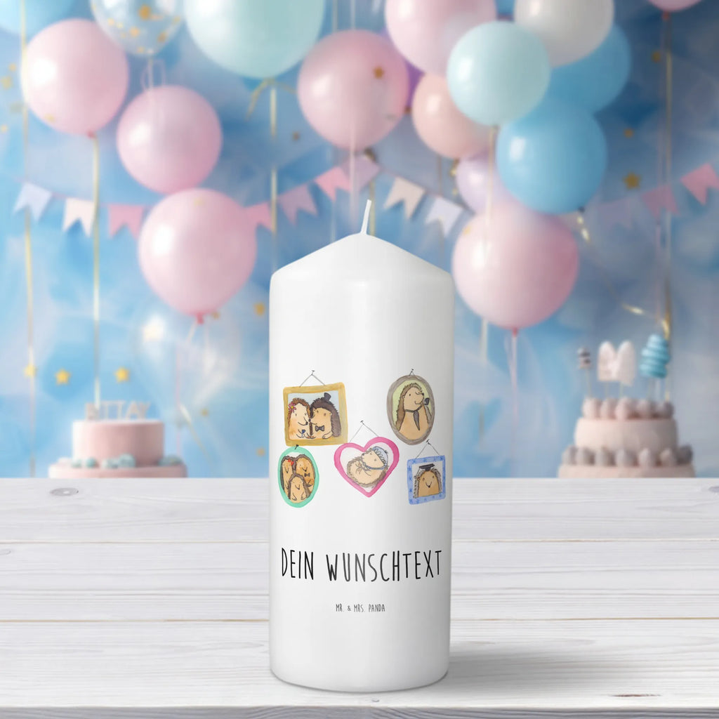 Personalisierte Kerze Igel Familie Weihnachtskerze Mit Namensgravur, Trauerkerze Mit Namen, Duftkerze Mit Namen, Handgegossene Kerze Mit Namen, Grabkerze Mit Namensgravur, Outdoor-Kerze Mit Namensgravur, Bienenwachskerze Mit Wunschname, Andachtskerze Mit Namensgravur, Bio-Kerze Mit Wunschname, LED-Kerze Mit Wunschname, Streukerze Mit Namensdruck, Kerze Für Geburtstag Mit Wunschname, Laternenkerze Mit Namensdruck, Kommunionkerze Mit Namen, Osterkerze Mit Namen, Stabkerze Mit Gravur, Tafelkerze Mit Wunschname, Holz-Kerze Mit Namen, Kerze Für Hochzeit Mit Namensgravur, Teelicht Mit Namensdruck, Kerze Mit Prägung Und Wunschname, Kerzen-Set Mit Namensgravur, Stumpenkerze Mit Namensgravur, Gastgeschenk Kerze Mit Namen, Gartenkerze Mit Namen, Glas-Kerze Mit Wunschname, Blockkerze Mit Namensdruck, Personalisierte Kerze, Metall-Kerze Mit Namensgravur, Adventskerze Mit Wunschname, Schwimmkerze Mit Namen, Votivkerze Mit Wunschname, Firmungskerze Mit Wunschname, Handgemachte Kerze Mit Wunschname, Kerze Mit Spruch Und Namen, Sojawachskerze Mit Namensdruck, Taufekerze Mit Namensgravur, Gedenkkerze Mit Namen, Tischkerze Mit Namensdruck, Kerze Mit Namen, Fair-Trade-Kerze Mit Namensgravur, Stearinkerze Mit Gravur, Familie, Vatertag, Muttertag, Bruder, Schwester, Mama, Papa, Oma, Opa, Igel, Bilder, Zusammenhalt, Liebe, Glück