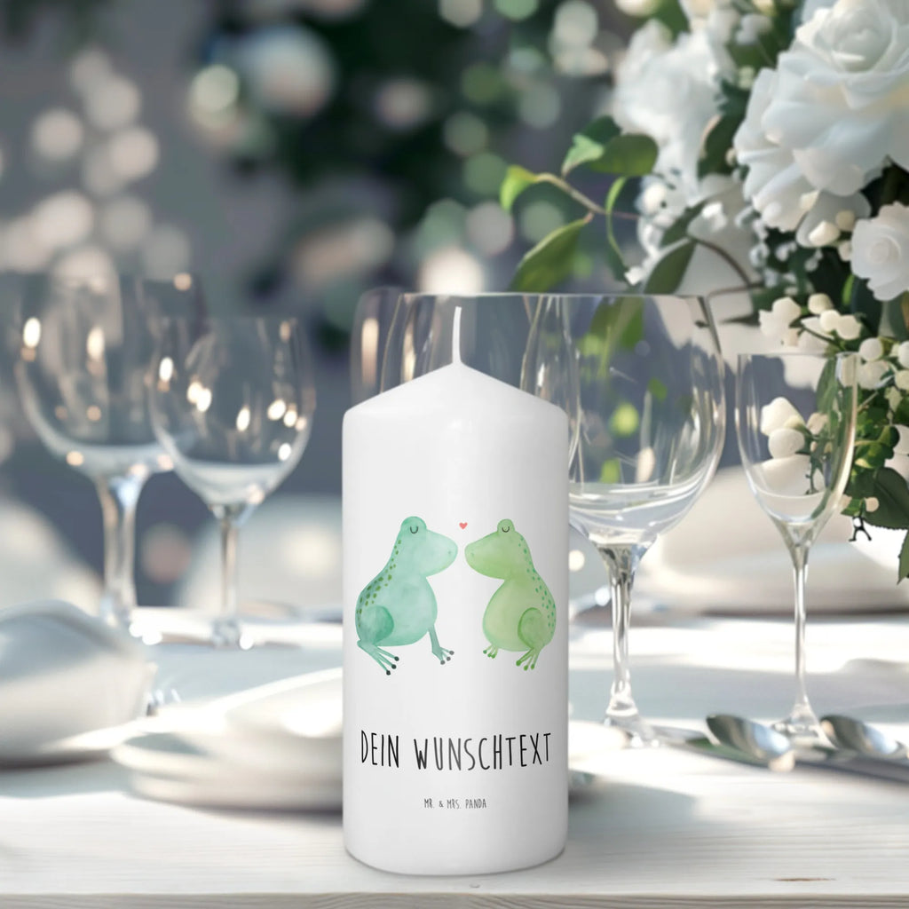 Personalised candle Frogs in love Bio-Kerze Mit Wunschname, Stearinkerze Mit Gravur, Streukerze Mit Namensdruck, Schwimmkerze Mit Namen, LED-Kerze Mit Wunschname, Handgemachte Kerze Mit Wunschname, Tafelkerze Mit Wunschname, Kerze Mit Namen, Kerze Mit Prägung Und Wunschname, Kerze Für Hochzeit Mit Namensgravur, Gastgeschenk Kerze Mit Namen, Blockkerze Mit Namensdruck, Kerzen-Set Mit Namensgravur, Stabkerze Mit Gravur, Kerze Mit Spruch Und Namen, Kommunionkerze Mit Namen, Adventskerze Mit Wunschname, Fair-Trade-Kerze Mit Namensgravur, Teelicht Mit Namensdruck, Laternenkerze Mit Namensdruck, Bienenwachskerze Mit Wunschname, Metall-Kerze Mit Namensgravur, Tischkerze Mit Namensdruck, Sojawachskerze Mit Namensdruck, Trauerkerze Mit Namen, Weihnachtskerze Mit Namensgravur, Personalisierte Kerze, Osterkerze Mit Namen, Firmungskerze Mit Wunschname, Andachtskerze Mit Namensgravur, Glas-Kerze Mit Wunschname, Taufekerze Mit Namensgravur, Gedenkkerze Mit Namen, Kerze Für Geburtstag Mit Wunschname, Grabkerze Mit Namensgravur, Gartenkerze Mit Namen, Stumpenkerze Mit Namensgravur, Holz-Kerze Mit Namen, Duftkerze Mit Namen, Votivkerze Mit Wunschname, Outdoor-Kerze Mit Namensgravur, Handgegossene Kerze Mit Namen, Liebe, Partner, Freund, Freundin, Ehemann, Ehefrau, Heiraten, Verlobung, Heiratsantrag, Liebesgeschenk, Jahrestag, Hocheitstag, Fröschchen, Froschkönig, Geschenk Freund, Geschenk Hochzeit, Verheiratet, Frosch, Liebesbeweis, Frösche, Geschenk Freundin, Verliebt, Verlobt, Hochzeitstag