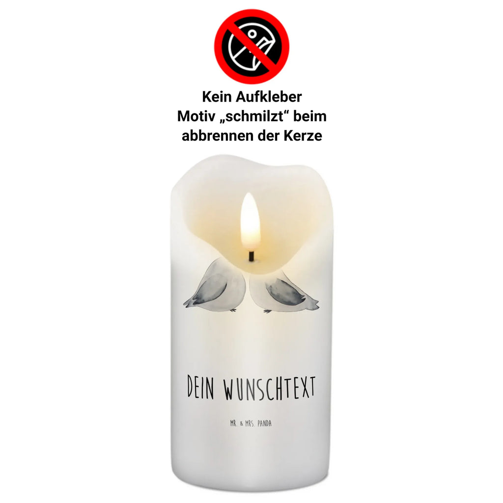 Personalisierte Kerze Turteltauben Liebe Andachtskerze Mit Namensgravur, Tischkerze Mit Namensdruck, Firmungskerze Mit Wunschname, Schwimmkerze Mit Namen, Stearinkerze Mit Gravur, Holz-Kerze Mit Namen, Blockkerze Mit Namensdruck, Stabkerze Mit Gravur, Adventskerze Mit Wunschname, Outdoor-Kerze Mit Namensgravur, Bio-Kerze Mit Wunschname, Gedenkkerze Mit Namen, Gartenkerze Mit Namen, Tafelkerze Mit Wunschname, Gastgeschenk Kerze Mit Namen, Laternenkerze Mit Namensdruck, Teelicht Mit Namensdruck, Trauerkerze Mit Namen, Duftkerze Mit Namen, Handgemachte Kerze Mit Wunschname, Personalisierte Kerze, Taufekerze Mit Namensgravur, Kerze Mit Spruch Und Namen, Kerze Mit Namen, Osterkerze Mit Namen, Grabkerze Mit Namensgravur, Streukerze Mit Namensdruck, Metall-Kerze Mit Namensgravur, Weihnachtskerze Mit Namensgravur, Votivkerze Mit Wunschname, Kerze Mit Prägung Und Wunschname, Stumpenkerze Mit Namensgravur, Kommunionkerze Mit Namen, Handgegossene Kerze Mit Namen, Glas-Kerze Mit Wunschname, Kerzen-Set Mit Namensgravur, Kerze Für Hochzeit Mit Namensgravur, LED-Kerze Mit Wunschname, Sojawachskerze Mit Namensdruck, Kerze Für Geburtstag Mit Wunschname, Bienenwachskerze Mit Wunschname, Fair-Trade-Kerze Mit Namensgravur, Liebe, Partner, Freund, Freundin, Ehemann, Ehefrau, Heiraten, Verlobung, Heiratsantrag, Liebesgeschenk, Jahrestag, Hocheitstag, Turteltäubchen, Tauben, Geschenk Hochzeit, Verlobt, Hochzeitstag, Verheiratet, Geschenk Freund, Verliebt, Turteltauben, Liebesbeweis, Geschenk Freundin