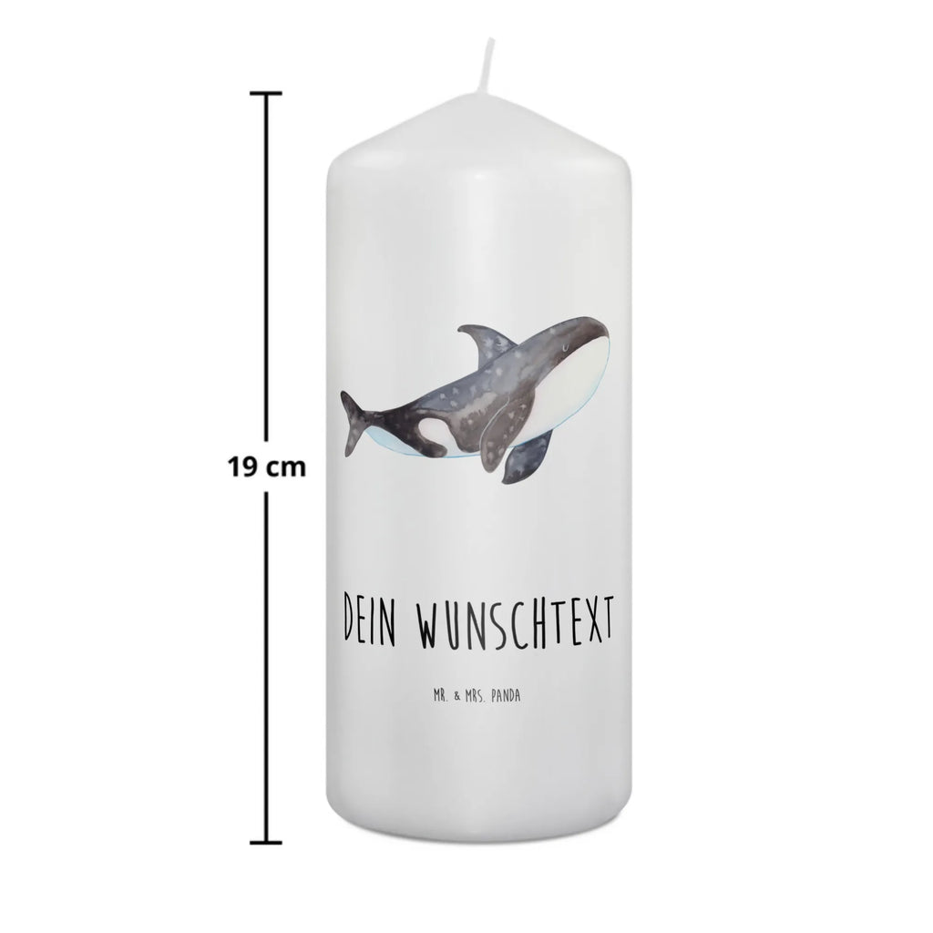 Personalised candle Orca Taufekerze Mit Namensgravur, Sojawachskerze Mit Namensdruck, Holz-Kerze Mit Namen, Laternenkerze Mit Namensdruck, Duftkerze Mit Namen, Handgegossene Kerze Mit Namen, Stearinkerze Mit Gravur, Kerze Mit Spruch Und Namen, LED-Kerze Mit Wunschname, Adventskerze Mit Wunschname, Metall-Kerze Mit Namensgravur, Grabkerze Mit Namensgravur, Gartenkerze Mit Namen, Kerze Mit Namen, Gedenkkerze Mit Namen, Trauerkerze Mit Namen, Fair-Trade-Kerze Mit Namensgravur, Blockkerze Mit Namensdruck, Tischkerze Mit Namensdruck, Handgemachte Kerze Mit Wunschname, Outdoor-Kerze Mit Namensgravur, Votivkerze Mit Wunschname, Osterkerze Mit Namen, Weihnachtskerze Mit Namensgravur, Gastgeschenk Kerze Mit Namen, Teelicht Mit Namensdruck, Stumpenkerze Mit Namensgravur, Kerze Für Geburtstag Mit Wunschname, Personalisierte Kerze, Firmungskerze Mit Wunschname, Kerze Für Hochzeit Mit Namensgravur, Bio-Kerze Mit Wunschname, Tafelkerze Mit Wunschname, Schwimmkerze Mit Namen, Andachtskerze Mit Namensgravur, Bienenwachskerze Mit Wunschname, Kerzen-Set Mit Namensgravur, Streukerze Mit Namensdruck, Kerze Mit Prägung Und Wunschname, Stabkerze Mit Gravur, Kommunionkerze Mit Namen, Glas-Kerze Mit Wunschname, Meerestiere, Meer, Urlaub, Selbstliebe, Startup, Orca, Orcas, Motivation, Wal, Büro, Arbeit, Killerwal, Neustart, Möglichkeiten