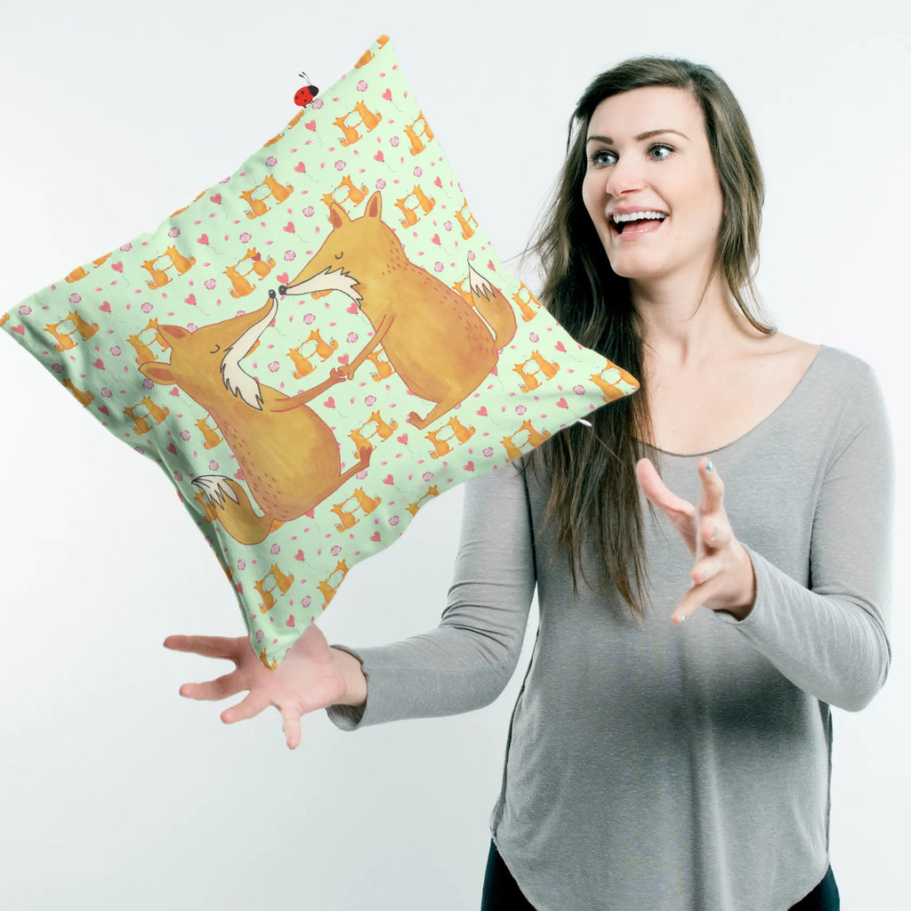 40x40 Kissen Füchse Liebe Muster Mikrofaser Kissen, microfaser dekokissen, kuschelkissen 40x40, Kopfkissen, 40 X 40 Kissen, couch kissen, Sofakissen, microfaser kopfkissen, Kopfkissen 40x40, kissen für couch, Kuschelkissen, Sofakissen 40x40, kuschel kissen, zierkissen 40x40, sofa kissen, Dekokissen Sofa, kissen für sofa, Kissen, Motivkissen, wohnzimmer kissen, wurfkissen, microfaser sofakissen, Dekokissen 40x40, Couchkissen, Kissen 40x40, zier kissen, 40x40 kissen, kissen 40 x 40, Polsterkissen, deko kissen, microfaser zierkissen, Zierkissen, kissen mikrofaser, Dekokissen, couchkissen 40x40, Fuchs, Freundin, Verlobte, Paar, Füchse, Freund, Liebe, Ehefrau, Liebesbeweis, Liebespaar, Ehemann, Fox, Partner, Ehe