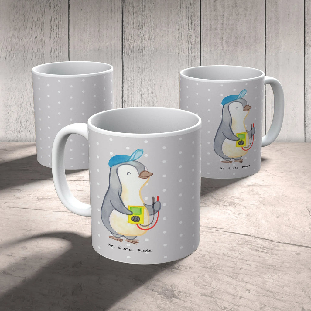 Tasse Elektriker mit Herz Frühstücksbecher, heißgetränkebecher, Tasse, statement tasse, Sprüchetasse, Mug, Tasse mit Motiv, Bürotasse, Kakaotasse, Keramiktasse, Bedruckte Tasse, haferl, Pott, kaffeetasse bedruckt, Kaffeebecher, Tasse mit Spruch, Teepott, schöne tasse, Trinktasse, milchkaffeetasse, Teetasse, Kaffeepott, Coffee Mug, tasse für büro, Henkelbecher, tasse für kaffee, Frühstückstasse, hochwertige tasse, kaffeebecher keramik, Teebecher, Motivtasse, kaffeebecher bedruckt, Designtasse, Bürobecher, kaffeetasse keramik, Henkeltasse, design tasse, Becher, Kaffeetasse, Geschenktasse, Dekotasse, Keramikbecher, Trinkbecher, Abschied, Jubiläum, Rente, Kollege, Geschenk, Kollegin, Arbeitskollege, Mitarbeiter, Firma, Danke, Dankeschön, Schenken, Beruf, Ausbildung, Elektriker, Gesellenprüfung, Elektronmonteur, Elektromeister, Elektrotechniker, Elektroinstallateur