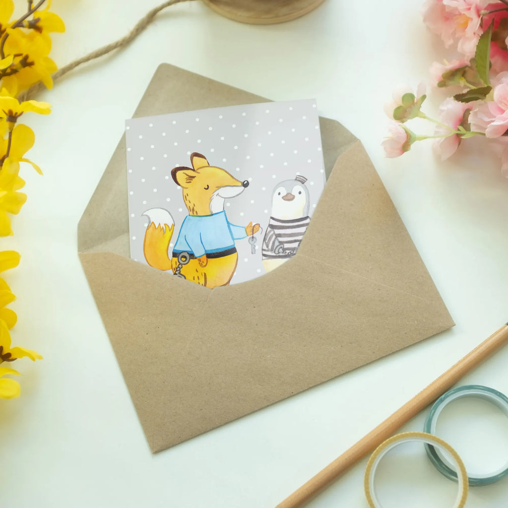 Grußkarte Justizvollzugsbeamter mit Herz babykarte, glückwunschkarten, weihnachtskarten, jubiläumskarte, osterkarte, kommunionskarte, abiturkarte, dankeskarten, osterkarten, Motivkarte, Grußkarten, spruchkarte, neujahrskarte, Grußkarte, Beileidskarte, genesungskarte, valentinstagskarte, Klappkarte, firmungskarte, hochzeitskarten, Glückwunschkarte, einladungskarten, vatertagskarte, Geschenk, Schenken, Jubiläum, Danke, Dankeschön, Beruf, Ausbildung, Abschied, Rente, Kollege, Kollegin, Arbeitskollege, Mitarbeiter, Firma, Justizvollzugsbeamter, Gefängniswärter