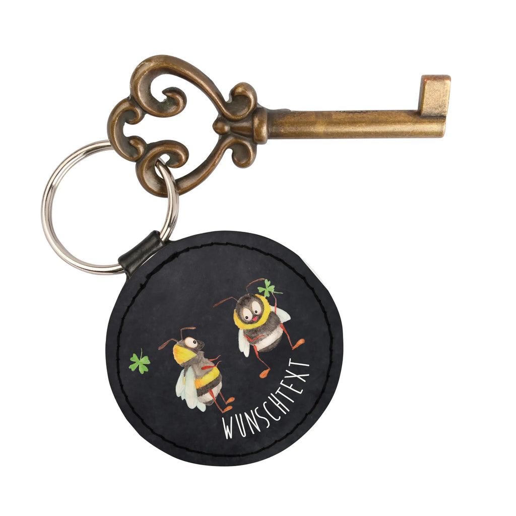 Personalisierter Schlüsselanhänger Bienen Paar Schlüsselanhänger Mit Koordinaten, Freundschafts Schlüsselanhänger Mit Namen, Schlüsselanhänger Mit Wunschtext, Schlüsselanhänger Aus Holz Mit Wunschtext, Schlüsselanhänger Für Paare Mit Wunschtext, Schlüsselanhänger Mit Herz Und Gravur, Schlüsselanhänger Mit Text, Schlüsselanhänger Bedruckt, Schlüsselanhänger Mit Datum, Schlüsselanhänger Mit Gravur, Schlüsselanhänger Vintage Mit Gravur, Schlüsselanhänger Geschenk Personalisiert, Schlüsselanhänger Mit Spruch, Personalisierter Schlüsselanhänger, Schlüsselanhänger Für Haus Mit Gravur, Schlüsselanhänger Für Frauen Mit Wunschtext, Schlüsselanhänger Mit Namen, Schlüsselanhänger Mit Initialen, Filz Schlüsselanhänger Mit Text, Handgemachter Schlüsselanhänger Mit Wunschtext, Schlüsselanhänger Mit Widmung, Schlüsselanhänger Für Auto Mit Wunschtext, Schlüsselanhänger Modern Mit Namen, Schlüsselanhänger Für Kinder Mit Namen, Schlüsselanhänger Für Männer Mit Gravur, Schlüsselanhänger Selbst Gestalten, Schlüsselanhänger Mit Botschaft, Schlüsselanhänger Aus Leder Mit Gravur, Partner Schlüsselanhänger Personalisiert, Schlüsselanhänger Individuell, Metall Schlüsselanhänger Mit Namen, Schlüsselanhänger Liebevoll Gestaltet, Liebe, Partner, Freund, Freundin, Ehemann, Ehefrau, Heiraten, Verlobung, Heiratsantrag, Liebesgeschenk, Jahrestag, Hocheitstag, Valentinstag, verliebte Schildkröten, für Ehemann, Liebesbeweis, Mitbringsel, Schildkröten, Geschenk für Frauen, Hochzeitstag, Geschenk für Partner, Geschenk für Freundin, für Männer