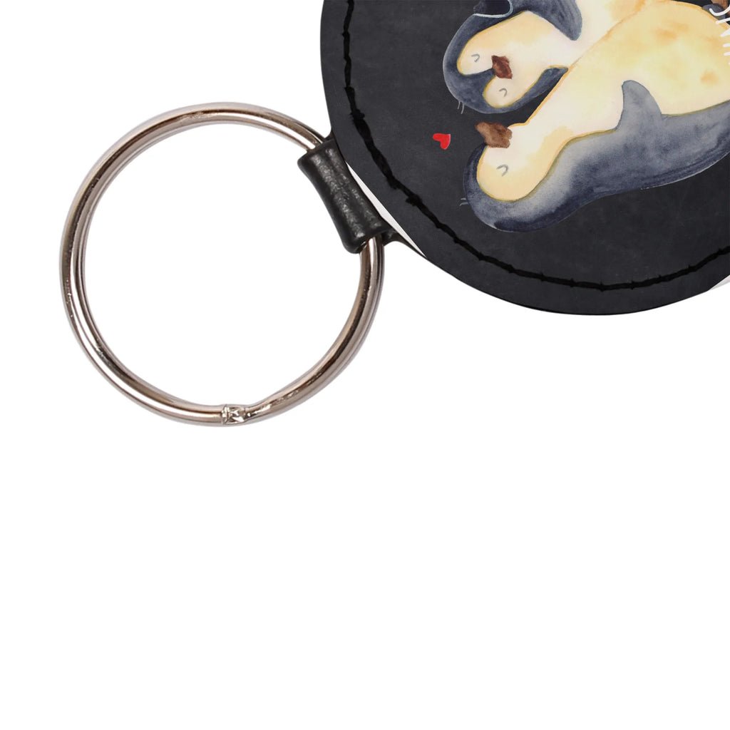 Personalisierter Schlüsselanhänger Pinguin umarmend Schlüsselanhänger Vintage Mit Gravur, Schlüsselanhänger Mit Initialen, Metall Schlüsselanhänger Mit Namen, Schlüsselanhänger Geschenk Personalisiert, Schlüsselanhänger Mit Gravur, Schlüsselanhänger Modern Mit Namen, Schlüsselanhänger Mit Spruch, Freundschafts Schlüsselanhänger Mit Namen, Schlüsselanhänger Individuell, Schlüsselanhänger Bedruckt, Schlüsselanhänger Mit Koordinaten, Handgemachter Schlüsselanhänger Mit Wunschtext, Filz Schlüsselanhänger Mit Text, Schlüsselanhänger Für Auto Mit Wunschtext, Schlüsselanhänger Mit Datum, Schlüsselanhänger Mit Botschaft, Schlüsselanhänger Mit Wunschtext, Schlüsselanhänger Selbst Gestalten, Schlüsselanhänger Aus Holz Mit Wunschtext, Schlüsselanhänger Mit Widmung, Schlüsselanhänger Für Haus Mit Gravur, Schlüsselanhänger Mit Herz Und Gravur, Schlüsselanhänger Für Männer Mit Gravur, Partner Schlüsselanhänger Personalisiert, Schlüsselanhänger Mit Namen, Schlüsselanhänger Für Paare Mit Wunschtext, Schlüsselanhänger Für Frauen Mit Wunschtext, Schlüsselanhänger Aus Leder Mit Gravur, Schlüsselanhänger Mit Text, Schlüsselanhänger Liebevoll Gestaltet, Schlüsselanhänger Für Kinder Mit Namen, Personalisierter Schlüsselanhänger, Pinguin, Liebesbeweis, Liebe, Hochzeitsgeschenk, Verlobung, Liebesgeschenk, Hochzeitstag, Liebespaar, Hochzeit, Jahrestag