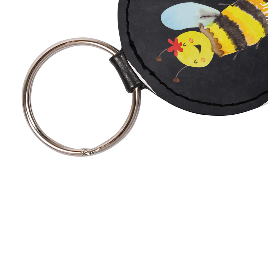 Personalisierter Schlüsselanhänger Biene Happy Schlüsselanhänger Mit Koordinaten, Schlüsselanhänger Mit Gravur, Handgemachter Schlüsselanhänger Mit Wunschtext, Schlüsselanhänger Aus Leder Mit Gravur, Schlüsselanhänger Aus Holz Mit Wunschtext, Schlüsselanhänger Für Männer Mit Gravur, Freundschafts Schlüsselanhänger Mit Namen, Schlüsselanhänger Bedruckt, Schlüsselanhänger Liebevoll Gestaltet, Schlüsselanhänger Für Kinder Mit Namen, Filz Schlüsselanhänger Mit Text, Schlüsselanhänger Mit Text, Schlüsselanhänger Vintage Mit Gravur, Schlüsselanhänger Für Paare Mit Wunschtext, Personalisierter Schlüsselanhänger, Schlüsselanhänger Mit Widmung, Schlüsselanhänger Für Haus Mit Gravur, Partner Schlüsselanhänger Personalisiert, Schlüsselanhänger Mit Initialen, Schlüsselanhänger Individuell, Schlüsselanhänger Mit Namen, Metall Schlüsselanhänger Mit Namen, Schlüsselanhänger Geschenk Personalisiert, Schlüsselanhänger Modern Mit Namen, Schlüsselanhänger Selbst Gestalten, Schlüsselanhänger Mit Herz Und Gravur, Schlüsselanhänger Für Auto Mit Wunschtext, Schlüsselanhänger Mit Spruch, Schlüsselanhänger Mit Wunschtext, Schlüsselanhänger Mit Datum, Schlüsselanhänger Für Frauen Mit Wunschtext, Schlüsselanhänger Mit Botschaft, Biene, Wespe, Hummel