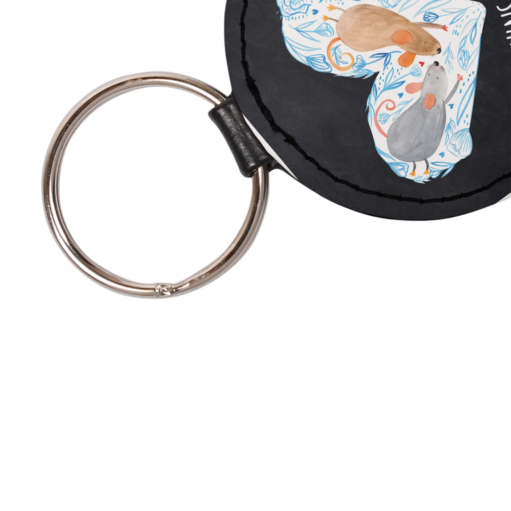 Personalisierter Schlüsselanhänger Mäuse Herz Schlüsselanhänger Für Paare Mit Wunschtext, Metall Schlüsselanhänger Mit Namen, Schlüsselanhänger Mit Text, Freundschafts Schlüsselanhänger Mit Namen, Schlüsselanhänger Modern Mit Namen, Schlüsselanhänger Für Frauen Mit Wunschtext, Schlüsselanhänger Für Kinder Mit Namen, Schlüsselanhänger Mit Botschaft, Schlüsselanhänger Aus Holz Mit Wunschtext, Schlüsselanhänger Mit Herz Und Gravur, Schlüsselanhänger Mit Widmung, Schlüsselanhänger Selbst Gestalten, Personalisierter Schlüsselanhänger, Schlüsselanhänger Vintage Mit Gravur, Schlüsselanhänger Geschenk Personalisiert, Schlüsselanhänger Aus Leder Mit Gravur, Schlüsselanhänger Liebevoll Gestaltet, Handgemachter Schlüsselanhänger Mit Wunschtext, Schlüsselanhänger Für Haus Mit Gravur, Schlüsselanhänger Für Auto Mit Wunschtext, Schlüsselanhänger Mit Datum, Schlüsselanhänger Mit Initialen, Schlüsselanhänger Individuell, Filz Schlüsselanhänger Mit Text, Partner Schlüsselanhänger Personalisiert, Schlüsselanhänger Bedruckt, Schlüsselanhänger Mit Koordinaten, Schlüsselanhänger Für Männer Mit Gravur, Schlüsselanhänger Mit Wunschtext, Freundin, Freund, Liebe, Liebesgeschenk, Jahrestag, Verlobung, Partner, Ehemann, Ehefrau, Heiraten, Heiratsantrag, Hocheitstag, Love, Maus, Liebesbeweis, Gemeinsamkeit, Mäuse, Lieblingsmensch, Liebesbotschaft, Hochzeit, Geschenk für Zwei