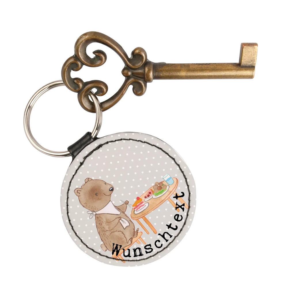 Personalisierter Schlüsselanhänger Bär Essen gehen Schlüsselanhänger Modern Mit Namen, Schlüsselanhänger Mit Datum, Schlüsselanhänger Für Männer Mit Gravur, Schlüsselanhänger Geschenk Personalisiert, Schlüsselanhänger Mit Namen, Freundschafts Schlüsselanhänger Mit Namen, Schlüsselanhänger Selbst Gestalten, Schlüsselanhänger Mit Botschaft, Schlüsselanhänger Für Kinder Mit Namen, Schlüsselanhänger Mit Spruch, Schlüsselanhänger Mit Herz Und Gravur, Schlüsselanhänger Mit Widmung, Filz Schlüsselanhänger Mit Text, Schlüsselanhänger Für Paare Mit Wunschtext, Schlüsselanhänger Liebevoll Gestaltet, Schlüsselanhänger Mit Koordinaten, Handgemachter Schlüsselanhänger Mit Wunschtext, Schlüsselanhänger Vintage Mit Gravur, Schlüsselanhänger Mit Gravur, Schlüsselanhänger Für Haus Mit Gravur, Schlüsselanhänger Individuell, Metall Schlüsselanhänger Mit Namen, Schlüsselanhänger Bedruckt, Schlüsselanhänger Für Frauen Mit Wunschtext, Schlüsselanhänger Für Auto Mit Wunschtext, Schlüsselanhänger Mit Initialen, Schlüsselanhänger Aus Leder Mit Gravur, Schlüsselanhänger Aus Holz Mit Wunschtext, Partner Schlüsselanhänger Personalisiert, Schlüsselanhänger Mit Text, Schlüsselanhänger Mit Wunschtext, Personalisierter Schlüsselanhänger, Geschenk, Sport, Sportart, Hobby, Schenken, Danke, Dankeschön, Auszeichnung, Gewinn, Sportler, Essen, Restaurant, Restaurantbesuch, Essen gehen