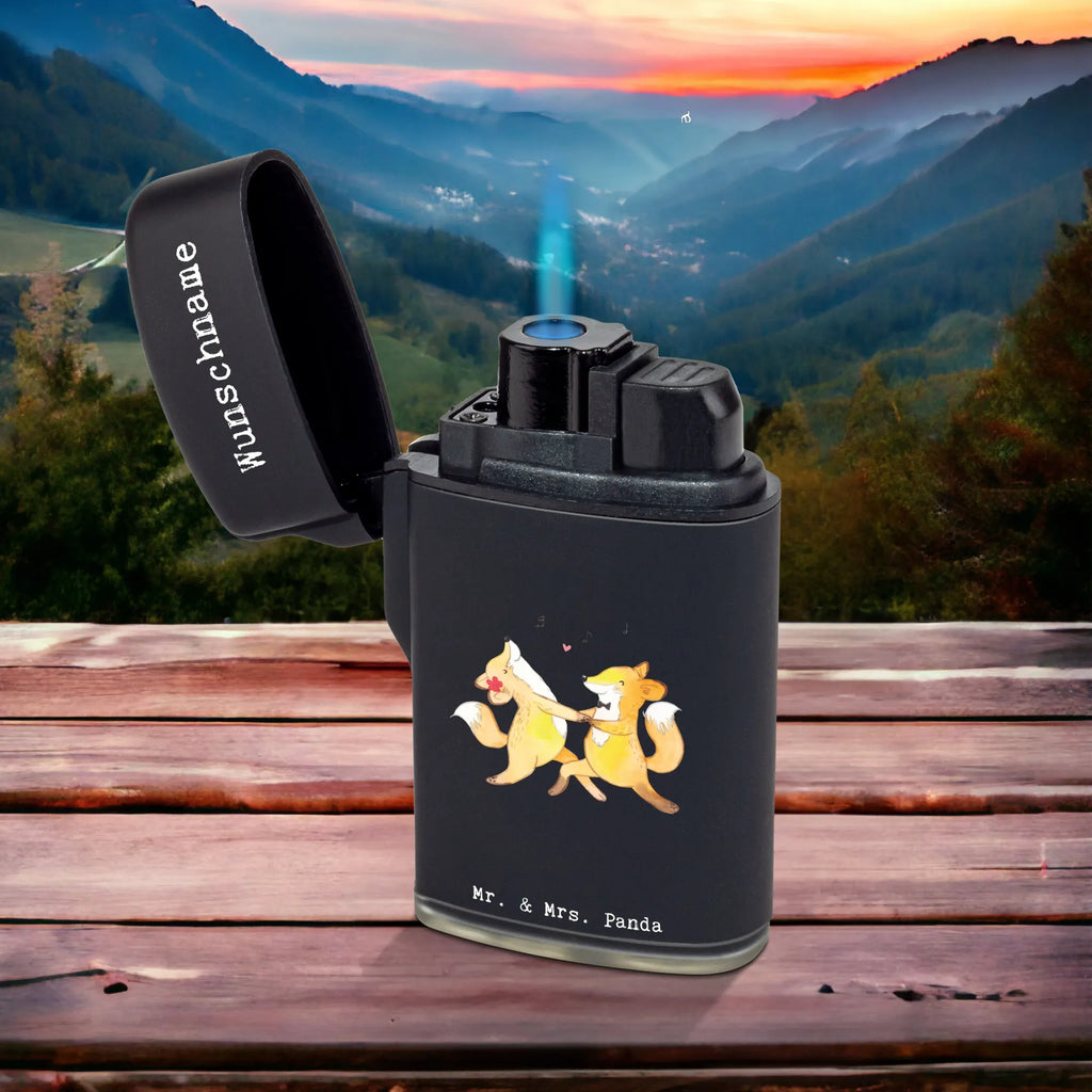 Personalisiertes Feuerzeug Füchse Salsa tanzen Feuerzeug Mit Spruch, Feuerzeug Für Frauen Personalisiert, Feuerzeug Für Männer Mit Namen, Feuerzeug Geschenk Mit Namen, Feuerzeug Mit Wunschname, Feuerzeug Mit Gas nachfüllbar, Graviertes Feuerzeug, Feuerzeug Mit Gravur, Feuerzeug Selbst Gestalten, Feuerzeug Personalisiert, Feuerzeug Mit Wunschtext, Feuerzeug Als Geschenk Personalisiert, Feuerzeug Mit Initialen, Feuerzeug Mit Datum, Feuerzeug Mit Text, Feuerzeug Mit Persönlicher Gravur, Feuerzeug Mit Widmung, Feuerzeug Bedrucken Lassen, Feuerzeug Mit Namen, Hochwertiges Feuerzeug Mit Namen, Individuelles Feuerzeug, Personalisiertes Feuerzeug, Feuerzeug Mit Namen Und Symbol, Feuerzeug mit Widmung, Geschenk, Sport, Sportart, Hobby, Schenken, Danke, Dankeschön, Auszeichnung, Gewinn, Sportler, Tanzschule, Tanzen, Salsa tanzen, Tanzkurs