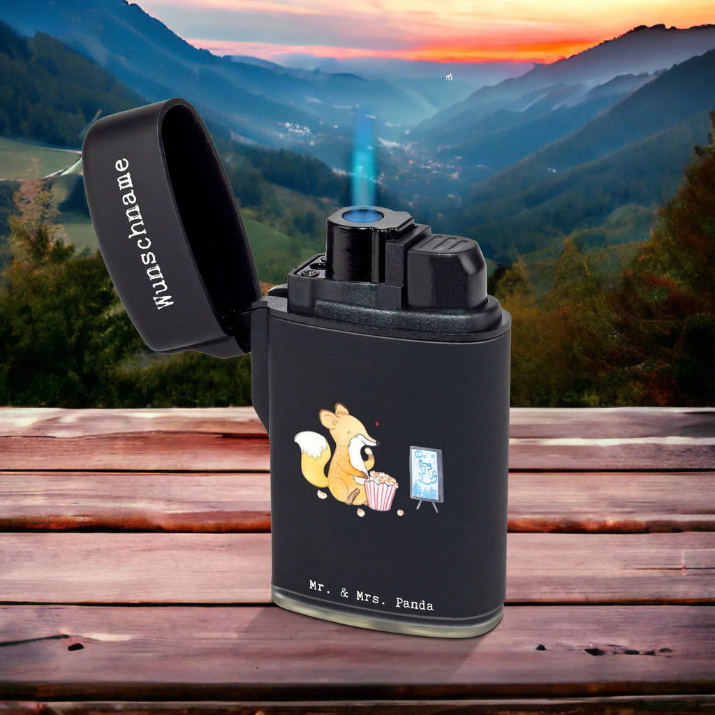 Personalisiertes Feuerzeug Fuchs Filme gucken Feuerzeug Mit Wunschtext, Feuerzeug Mit Gas nachfüllbar, Feuerzeug Personalisiert, Individuelles Feuerzeug, Feuerzeug Mit Datum, Feuerzeug Mit Initialen, Feuerzeug Selbst Gestalten, Feuerzeug Mit Persönlicher Gravur, Feuerzeug Mit Namen, Feuerzeug Als Geschenk Personalisiert, Feuerzeug Geschenk Mit Namen, Graviertes Feuerzeug, Feuerzeug Für Frauen Personalisiert, Feuerzeug Mit Wunschname, Feuerzeug Mit Spruch, Feuerzeug Mit Text, Feuerzeug Für Männer Mit Namen, Feuerzeug Bedrucken Lassen, Feuerzeug Mit Widmung, Feuerzeug Mit Gravur, Personalisiertes Feuerzeug, Hochwertiges Feuerzeug Mit Namen, Feuerzeug mit Widmung, Feuerzeug Mit Namen Und Symbol, Geschenk, Sport, Sportart, Hobby, Schenken, Danke, Dankeschön, Auszeichnung, Gewinn, Sportler, Filme gucken, TV, Filmabend, Fernsehen, Kino