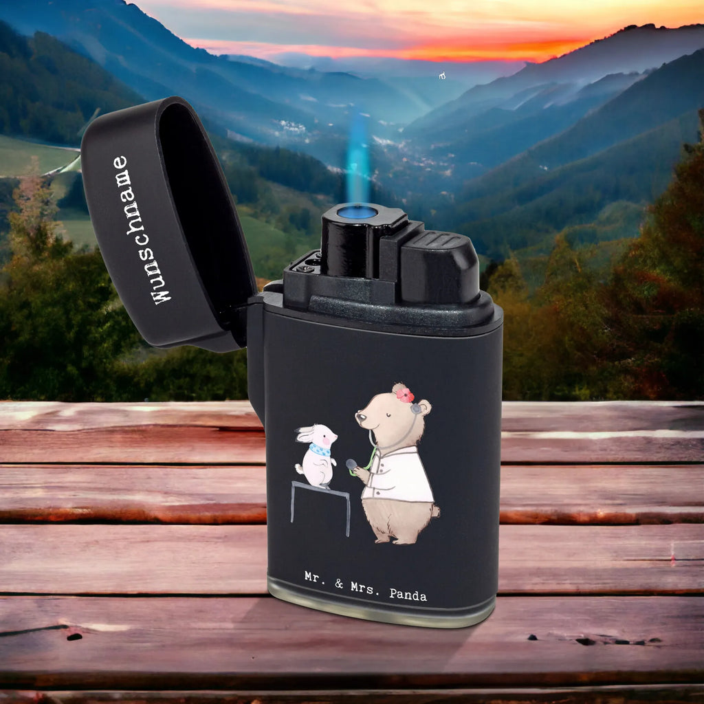 Personalisiertes Feuerzeug Tierheilpraktikerin mit Herz Feuerzeug Mit Widmung, Graviertes Feuerzeug, Feuerzeug Mit Initialen, Feuerzeug Personalisiert, Feuerzeug Mit Namen, Feuerzeug Mit Gas nachfüllbar, Feuerzeug Geschenk Mit Namen, Feuerzeug Mit Datum, Feuerzeug Mit Gravur, Feuerzeug Mit Namen Und Symbol, Feuerzeug Selbst Gestalten, Feuerzeug Als Geschenk Personalisiert, Feuerzeug Mit Wunschname, Feuerzeug Mit Spruch, Feuerzeug Für Frauen Personalisiert, Feuerzeug Mit Persönlicher Gravur, Feuerzeug Mit Wunschtext, Feuerzeug Mit Text, Feuerzeug Für Männer Mit Namen, Feuerzeug mit Widmung, Individuelles Feuerzeug, Personalisiertes Feuerzeug, Hochwertiges Feuerzeug Mit Namen, Feuerzeug Bedrucken Lassen, Beruf, Ausbildung, Jubiläum, Abschied, Rente, Kollege, Kollegin, Geschenk, Schenken, Arbeitskollege, Mitarbeiter, Firma, Danke, Dankeschön