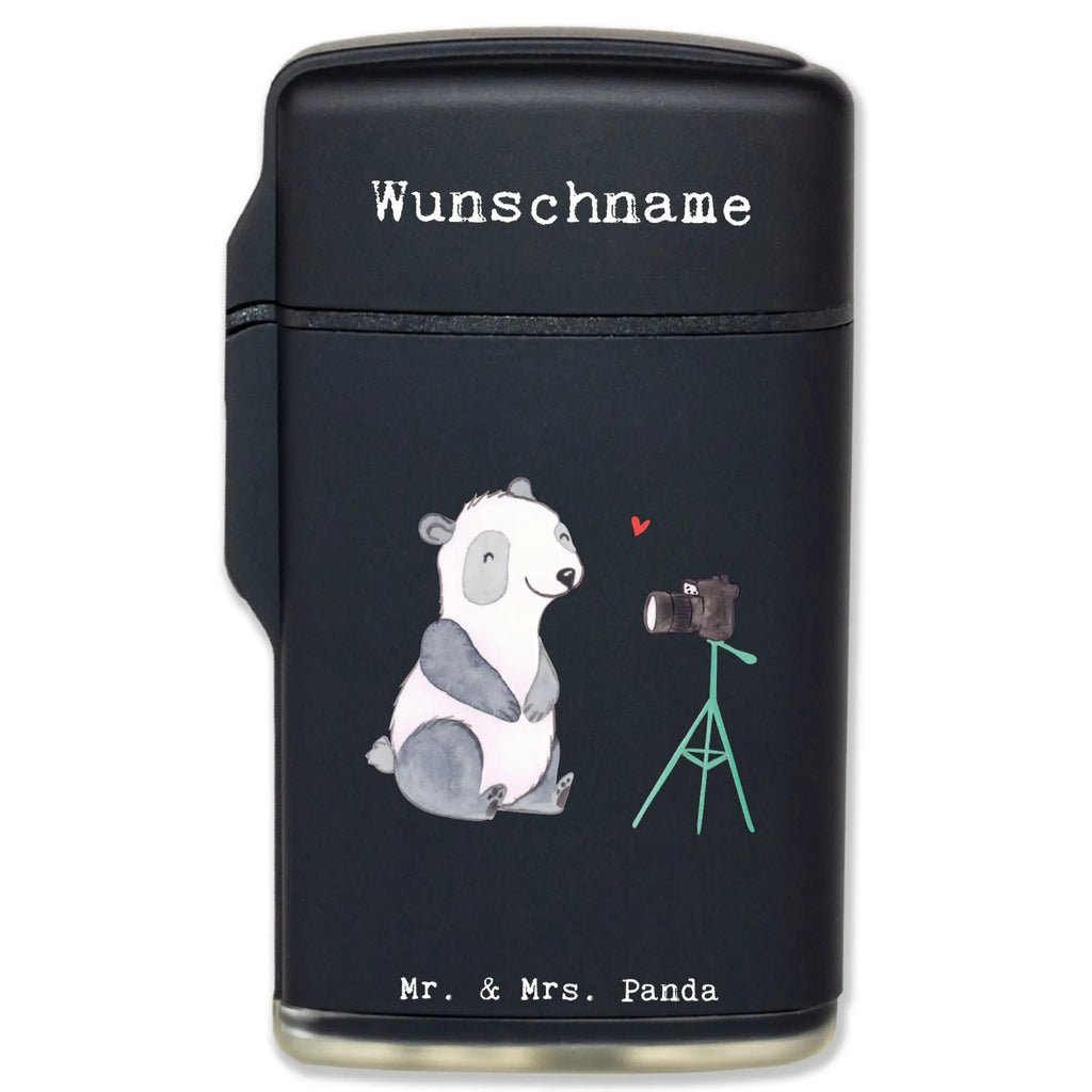 Personalisiertes Feuerzeug Vlogger mit Herz Personalisiertes Feuerzeug, Graviertes Feuerzeug, Hochwertiges Feuerzeug Mit Namen, Feuerzeug Als Geschenk Personalisiert, Feuerzeug Mit Initialen, Feuerzeug Mit Gas Nachfüllbar, Feuerzeug Selbst Gestalten, Feuerzeug Personalisiert, Feuerzeug Bedrucken Lassen, Feuerzeug Geschenk Mit Namen, Feuerzeug Mit Wunschtext, Feuerzeug Mit Widmung, Feuerzeug Mit Namen, Feuerzeug Mit Persönlicher Gravur, Feuerzeug Für Männer Mit Namen, Feuerzeug Für Frauen Personalisiert, Feuerzeug Mit Wunschname, Feuerzeug Mit Spruch, Feuerzeug Mit Text, Feuerzeug Mit Gravur, Feuerzeug Mit Namen Und Symbol, Individuelles Feuerzeug, Feuerzeug Mit Datum, Geschenk, Schenken, Jubiläum, Danke, Dankeschön, Beruf, Ausbildung, Abschied, Rente, Kollege, Kollegin, Arbeitskollege, Mitarbeiter, Firma