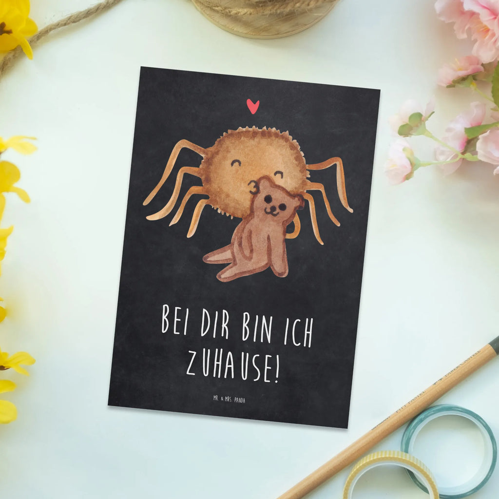 Postkarte Spinne Agathe Teddy Einladungskarten Geburtstag, Grußkarte, Einladung, Postkarte, Karte, Geschenkkarte, Geburtstagskarte, Ansichtskarte, Ansichtskarten, Einladungskarte, Einladung Geburtstag, Dankeskarte, Spinne Agathe, Spinne, Agathe, Videos, Merchandise, Teddy, Liebesgeschenk, Verliebt, Liebesbeweis, Miteinander, Freundschaft, Dankeschön, Treue