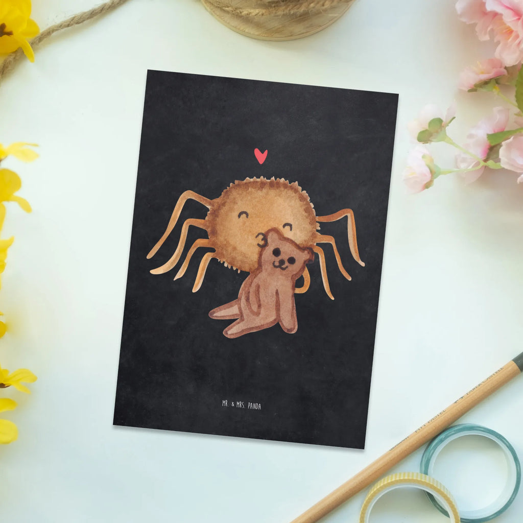 Postkarte Spinne Agathe Teddy Einladungskarten Geburtstag, Grußkarte, Einladung, Postkarte, Karte, Geschenkkarte, Geburtstagskarte, Ansichtskarte, Ansichtskarten, Einladungskarte, Einladung Geburtstag, Dankeskarte, Spinne Agathe, Spinne, Agathe, Videos, Merchandise, Teddy, Liebesgeschenk, Verliebt, Liebesbeweis, Miteinander, Freundschaft, Dankeschön, Treue