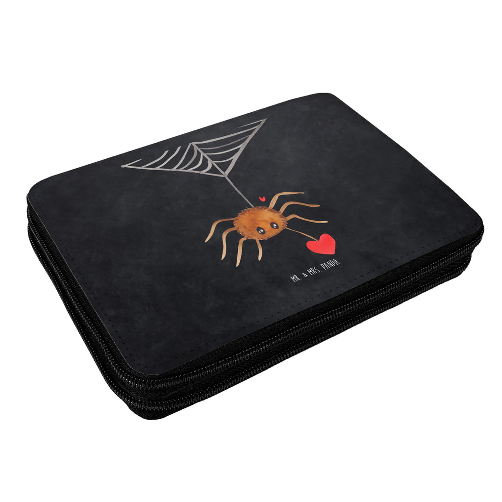 Leather folder Spider Agathe Love Kinder Federmappe, Schüler, Motiv, Grundschule, Bestückte Federmappe, Schülerin, Büro Stifte Etui, Stifterolle, Schule, Federmäppchen bedruckt, Geschenk, Kind, Stiftetasche, Federmäppchen, Federmappe, Federmappe Einschulung, Einschulung, Stifte Etui, Spinne Agathe, Spinne, Agathe, Videos, Merchandise, Verliebt, Liebesbeweis, Liebesgeschenk, Liebe