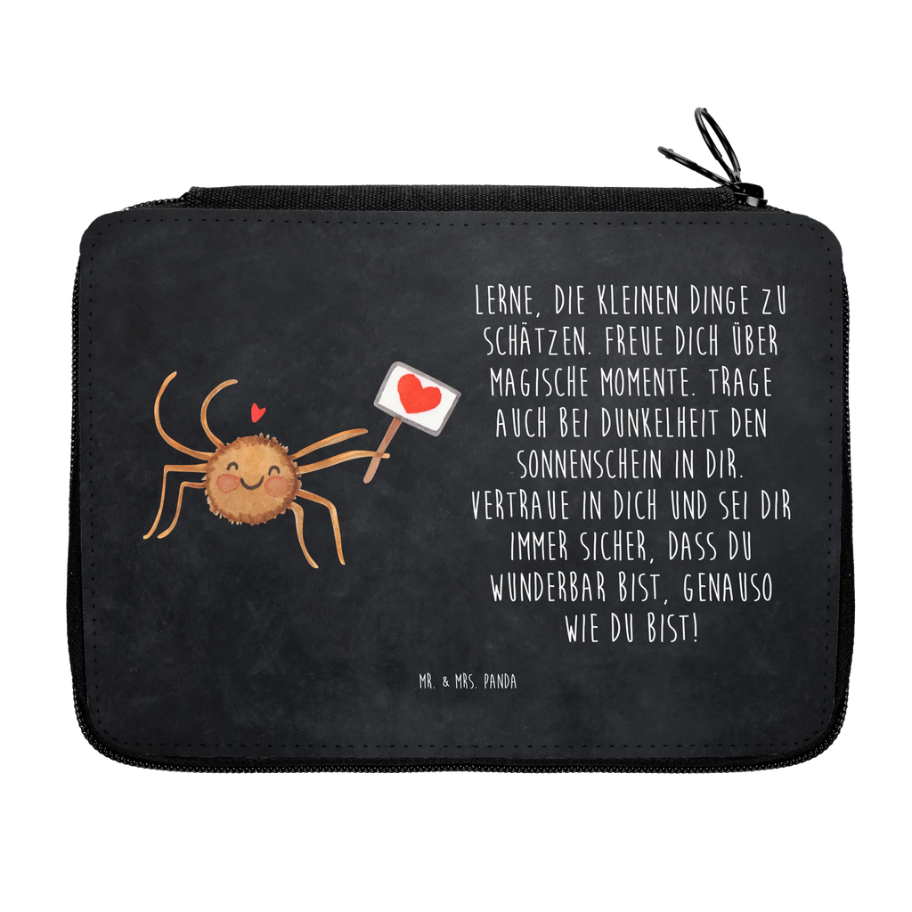 Federmappe Spinne Agathe Motivation Kind, Motiv, Federmappe Einschulung, Stifterolle, Schülerin, Stifte Etui, Stiftetasche, Federmäppchen, Büro Stifte Etui, Federmappe, Geschenk, Schule, Federmäppchen bedruckt, Kinder Federmappe, Grundschule, Bestückte Federmappe, Schüler, Einschulung, Spinne Agathe, Spinne, Agathe, Videos, Merchandise, Motivation, Vertrauen, Liebe, Dankeschön, Glück