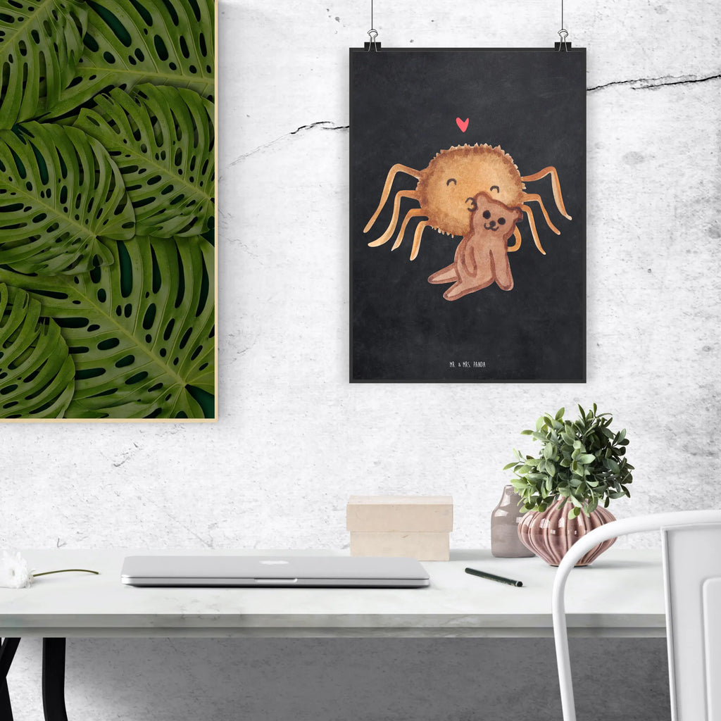 Plakat Pająk Agata Miś Wanddeko Bild, Poster, Kinderposter, Kunstdruck, Küchenposter, Posterdruck, Designposter, Wandposter, Wanddeko, Bild, Mr. & Mrs. Panda Poster, Handgemaltes Poster, Raumdekoration, Wanddekoration, Spinne Agathe, Spinne, Agathe, Videos, Merchandise, Verliebt, Freundschaft, Liebesbeweis, Liebesgeschenk, Dankeschön, Miteinander, Teddy, Treue