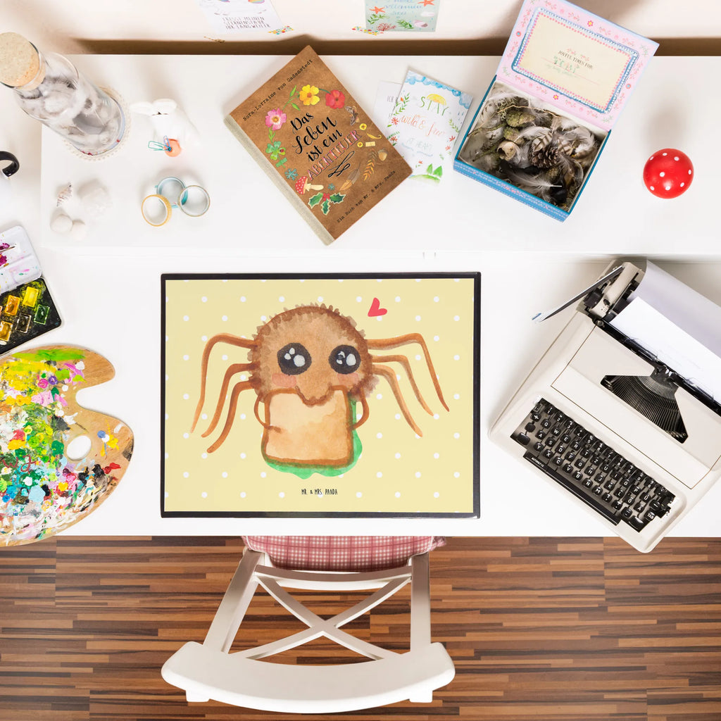 Schreibtischunterlage Spinne Agathe Sandwich Schreibunterlage, Schreibtischunterlage Groß, Schreibtischauflage, Büroartikel, Schreibtisch Unterlagen, Bürobedarf, Schreibwaren, Spinne Agathe, Spinne, Agathe, Videos, Merchandise, Glück, Hunger, Mut, Verfressen, Alles wird gut, Hungrig, Lebensfreude