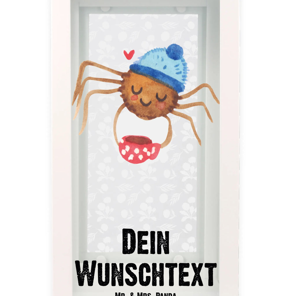 Spersonalizowana dekoracyjna latarnia Pająk Agata kawa Shabby-Chic-Laterne Mit Wunschname, Romantische Laterne Mit Wunschname, Metalllaterne Mit Namen, Skandinavische Laterne Mit Namen, Kerzenlaterne Mit Namensdruck, Hängelaterne Deko Mit Namen, Stellbare Laterne Mit Namen, Laterne Mit Blumenmotiv Und Wunschname, Gartenlaterne Personalisiert, Innenraum-Laterne Mit Namen, Motivlaterne Mit Namensgravur, Laterne Deko Mit Namen, Weiße Laterne Mit Wunschname, Dekolaterne Mit Wunschname, Beleuchtete Laterne Mit Namen, Laterne Mit Sternenmuster Und Namen, Laternen-Set Personalisiert, Moderne Laterne Mit Namen, Laterne Mit Griff Und Wunschname, Personalisierte Deko Laterne, Kleine Laterne Mit Namensdruck, Teelichthalter Laterne Mit Wunschname, Terrasse-Laterne Mit Wunschnamen, Klassische Laterne Mit Namensgravur, Windlichtlaterne Mit Namensgravur, LED-Laterne Mit Namensgravur, Tischlaterne Mit Wunschname, Maritim-Laterne Mit Wunschname, Lichterkettenlaterne Mit Namen, Spiegelglas-Laterne Mit Namensdruck, Outdoor-Laterne Mit Wunschname, Pastellfarbene Laterne Mit Namensdruck, Vintage-Laterne Personalisiert, XXL-Laterne Mit Wunschname, Landhausstil-Laterne Mit Namen, Rustikale Laterne Mit Namensgravur, Holzlaterne Mit Namensdruck, Laternenwindlicht Mit Namen, Wetterfeste Laterne Mit Wunschname, Orientalische Laterne Mit Namensdruck, Minimalistische Laterne Mit Namen, Deko Laterne Mit Namen, Lichterlaterne Mit Wunschname, Hängelaterne Mit Namensgravur, Glaslaterne Mit Wunschname, Spinne Agathe, Spinne, Agathe, Videos, Merchandise, Morgen, Weiser Spruch, Kaffee, Lebensweisheiten, Morgenmuffel