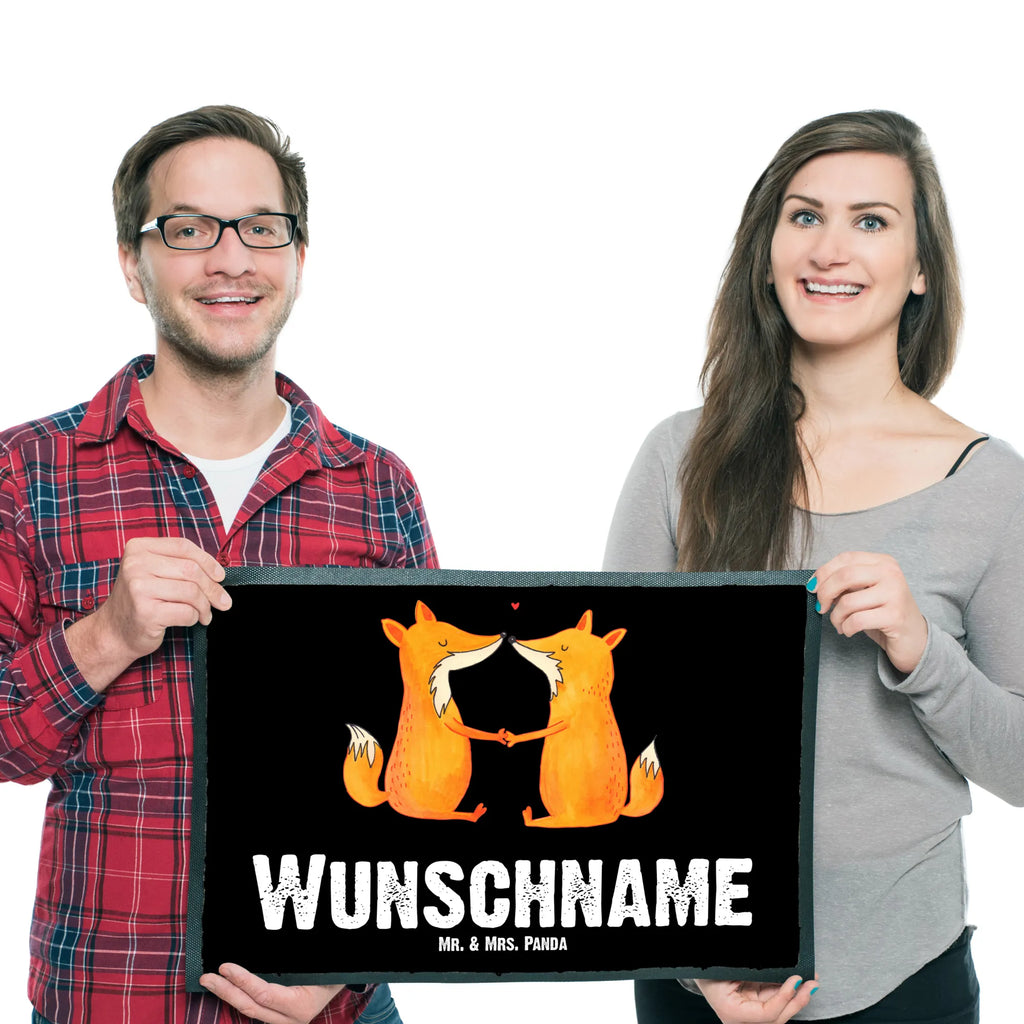Personalisierte Fußmatte Füchse Liebe Türvorleger personalisiert, Personalisierte Fußmatte, Fußmatte bedrucken, Haustürmatte personalisiert, Bedrucken, Türvorleger mit Namen, Personalisiert, Personalisieruung, Wunschnamen, Fußmatte mit Namen, Namensfussmatte, Fuchs, Ehe, Ehemann, Freundin, Paar, Fox, Freund, Ehefrau, Partner, Liebespaar, Liebe, Liebesbeweis, Füchse, Verlobte