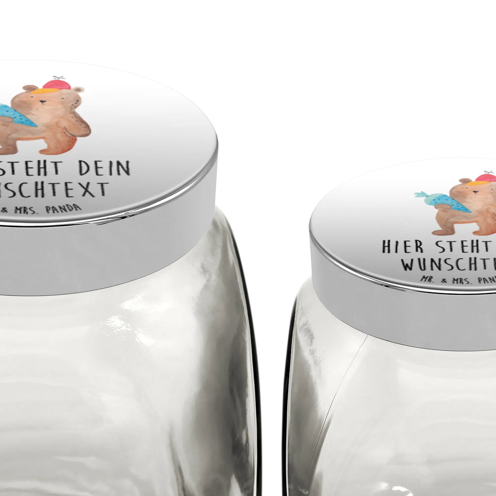Personalized Candy Jar bear School cone Bonbonglas Für Erwachsene Personalisiert, Bonbonglas Graviert, Bonboniere Mit Gravur, Glasdose Für Bonbons Personalisiert, Bonbonglas Selbst Gestalten, Vorratsglas Für Süßigkeiten Personalisiert, Bonbonglas Mit Spruch, Bonbonglas Bedruckt, Deko Bonbonglas Mit Gravur, Leckerliglas Mit Wunschtext, Glasbehälter Für Naschzeug Mit Gravur, Bonbonglas Mit Namen, Bonbonglas Mit Deckel Und Gravur, Bonbonglas Mit Liebevollem Spruch, Naschglas Mit Wunschtext, Bonbonglas Vintage Mit Wunschtext, Bonbonglas Mit Schraubdeckel Und Wunschtext, Naschdose Mit Namen, Bonbonglas Küche Mit Gravur, Bonbonglas Als Geschenk Personalisiert, Glas Für Bonbons Mit Namen, Personalisiertes Bonbonglas, Aufbewahrungsglas Für Süßes Mit Namen, Bonbonglas Party Mit Wunschtext, Geschenkglas Für Süßes Mit Wunschtext, Bonbonglas Mit Wunschtext, Glas Für Naschkatzen Mit Wunschtext, Bonbonglas Für Kinder Mit Namen, Bonbonglas Mit Korken Und Namen, Süßigkeitenglas Mit Wunschtext, Bonbonglas Retro Mit Namen, Vorratsdose Für Süßigkeiten Mit Gravur, Candyglas Mit Gravur, Bär, Teddy, Teddybär, Schulanfang, Bär Motiv, Schule Geschenk, Erster Schultag Geschenk, Schultüte, Grundschule, Schulbeginn, Einschulung Geschenk