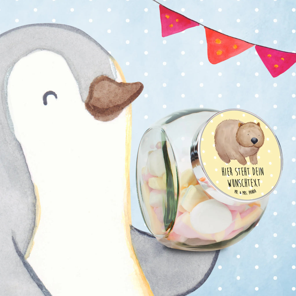 Spersonalizowany słoik na cukierki Wombat Glas Für Bonbons Mit Namen, Bonbonglas Bedruckt, Deko Bonbonglas Mit Gravur, Bonbonglas Mit Korken Und Namen, Geschenkglas Für Süßes Mit Wunschtext, Bonbonglas Selbst Gestalten, Vorratsdose Für Süßigkeiten Mit Gravur, Bonbonglas Mit Wunschtext, Leckerliglas Mit Wunschtext, Bonbonglas Mit Spruch, Vorratsglas Für Süßigkeiten Personalisiert, Candyglas Mit Gravur, Aufbewahrungsglas Für Süßes Mit Namen, Personalisiertes Bonbonglas, Glas Für Naschkatzen Mit Wunschtext, Naschglas Mit Wunschtext, Bonbonglas Party Mit Wunschtext, Glasbehälter Für Naschzeug Mit Gravur, Bonbonglas Mit Schraubdeckel Und Wunschtext, Bonbonglas Für Kinder Mit Namen, Bonbonglas Graviert, Naschdose Mit Namen, Bonbonglas Vintage Mit Wunschtext, Bonboniere Mit Gravur, Bonbonglas Als Geschenk Personalisiert, Glasdose Für Bonbons Personalisiert, Bonbonglas Mit Namen, Bonbonglas Retro Mit Namen, Bonbonglas Küche Mit Gravur, Bonbonglas Mit Deckel Und Gravur, Süßigkeitenglas Mit Wunschtext, Bonbonglas Mit Liebevollem Spruch, Bonbonglas Für Erwachsene Personalisiert, Tiermotive, Gute Laune, lustige Sprüche, Tiere, Wombat, Motivation, Das Leben ist schön, Australien, Spruch